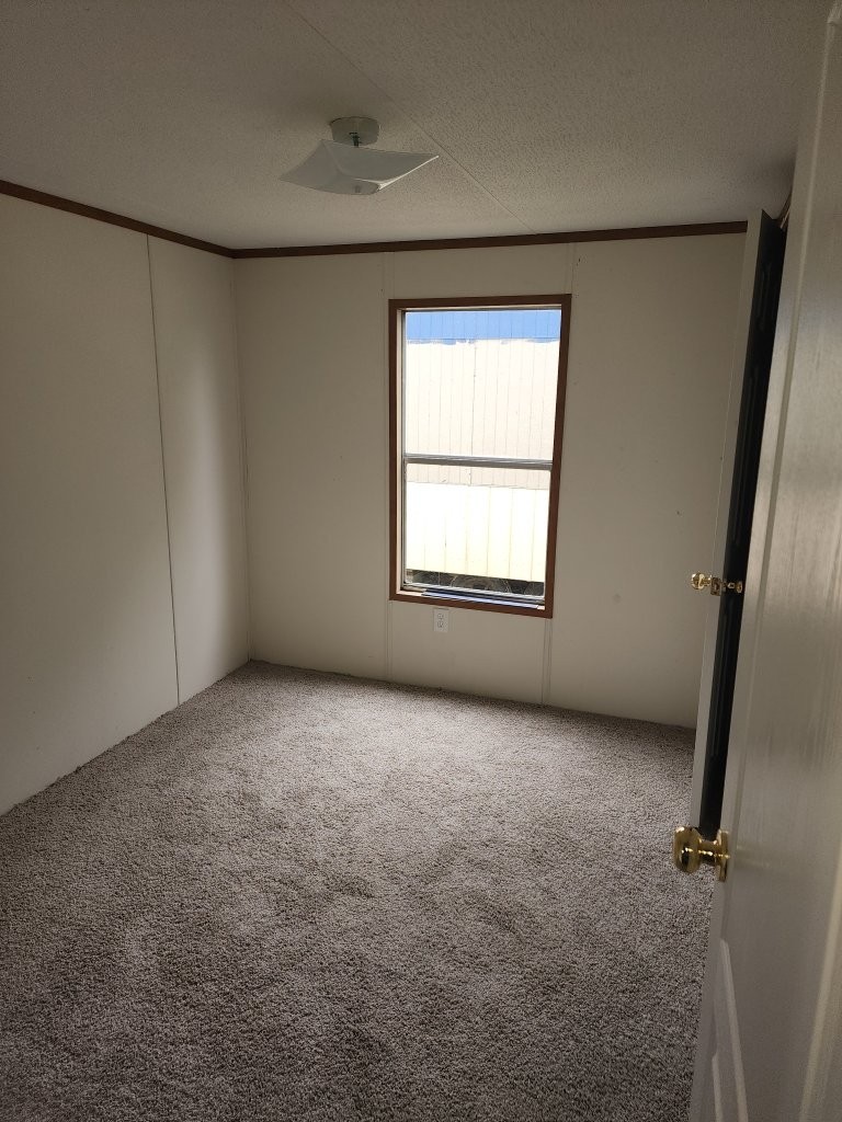2000 Clayton Alamo 16x56 3 bed 2 Bath - single wide - in Bryan, TX - photo 7 of 12
