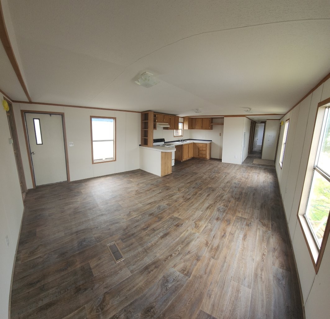 2000 Clayton Alamo 16x56 3 bed 2 Bath - single wide - in Bryan, TX - photo 12 of 12