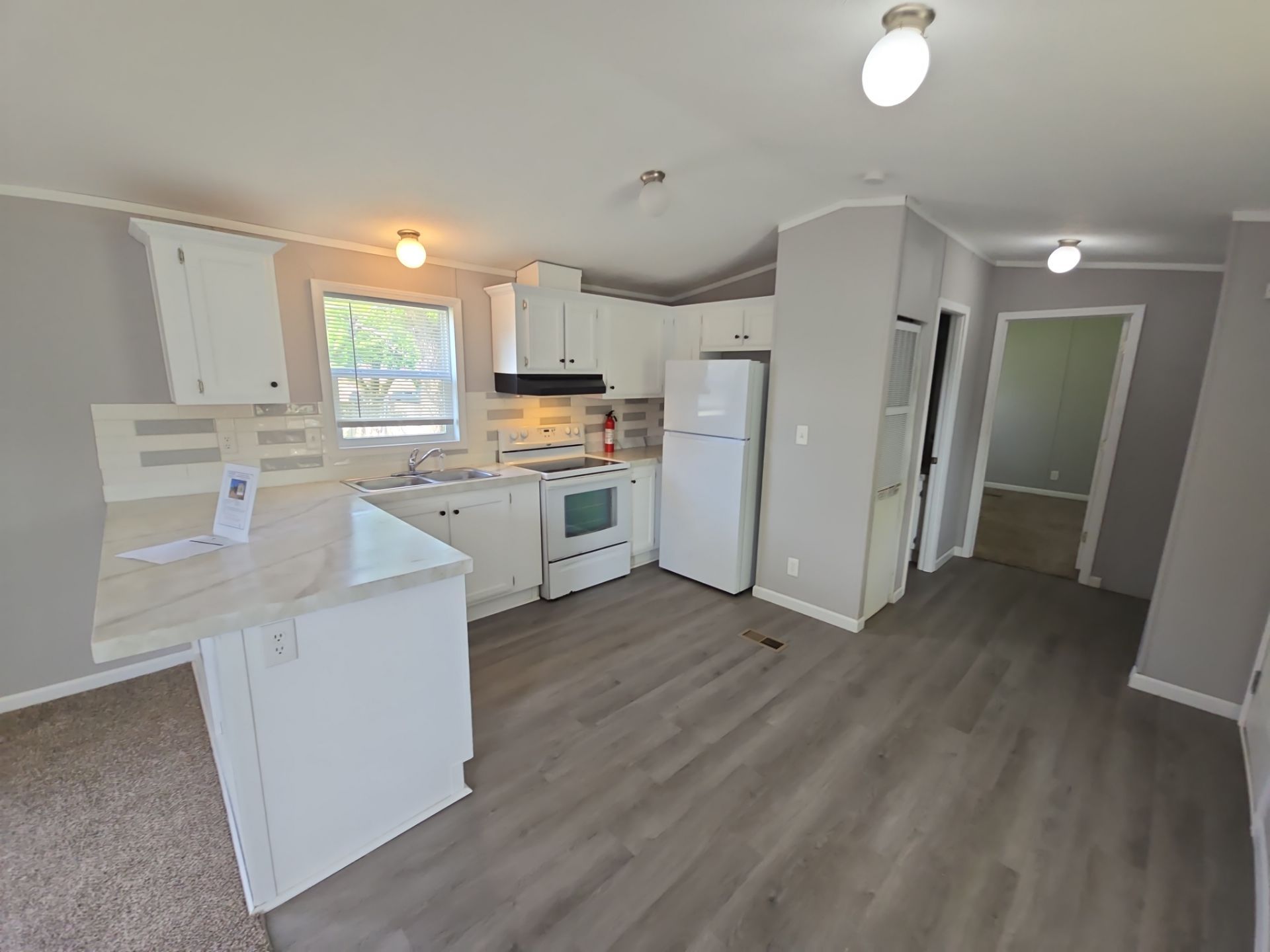 3232 S Clifton Avenue, #405 Wichita, KS - single wide - in Wichita, KS - photo 3 of 10