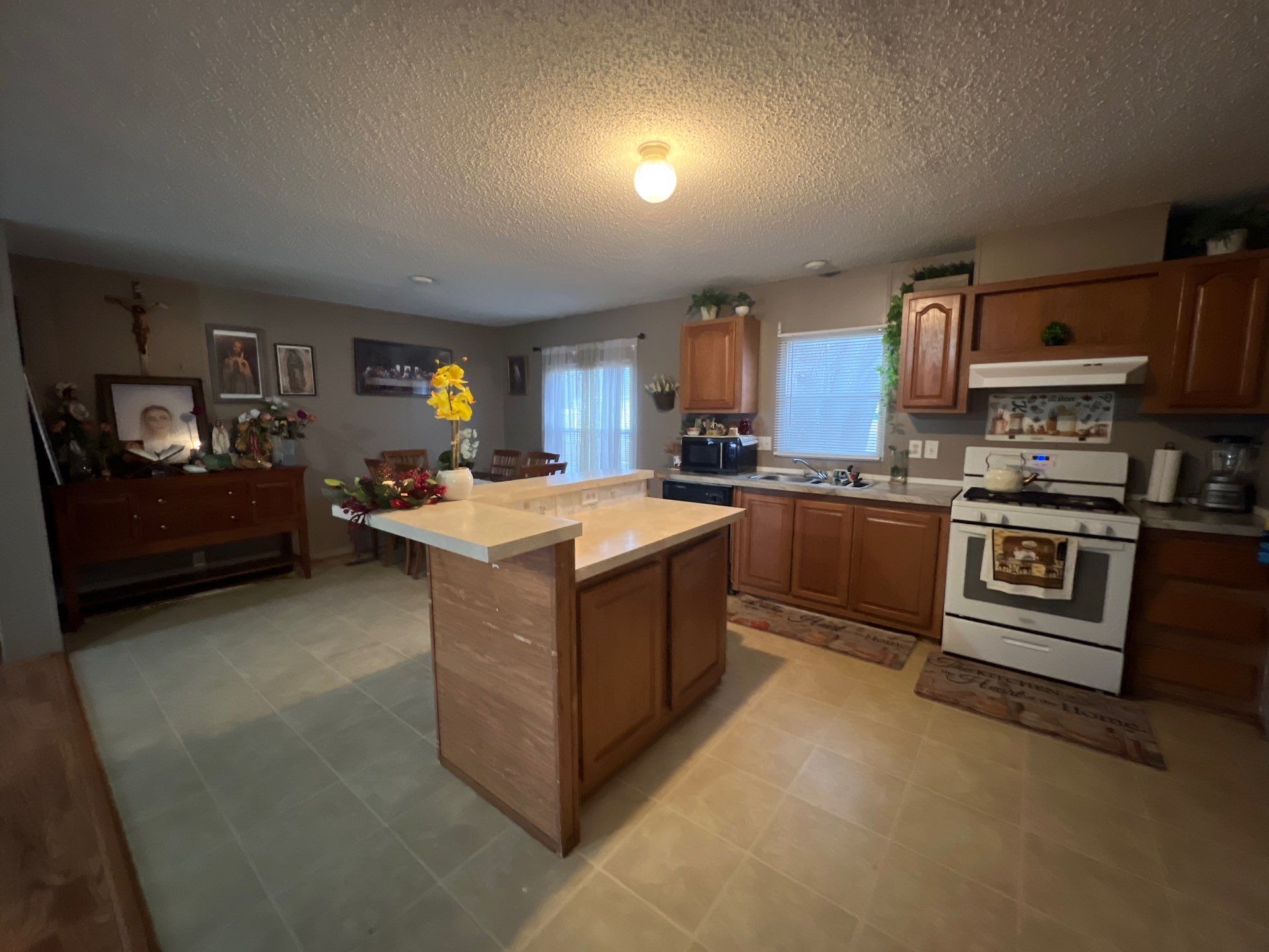 3232 S Clifton Avenue, #424 Wichita, KS - double wide - in Wichita, KS - photo 4 of 12