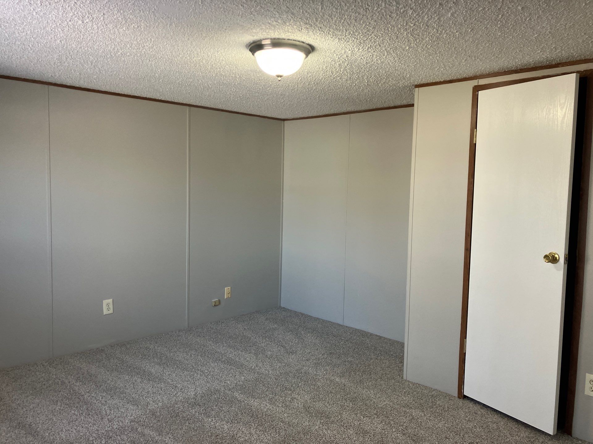 1915 W MacArthur Rd, #109 - single wide - in Wichita, KS - photo 4 of 14