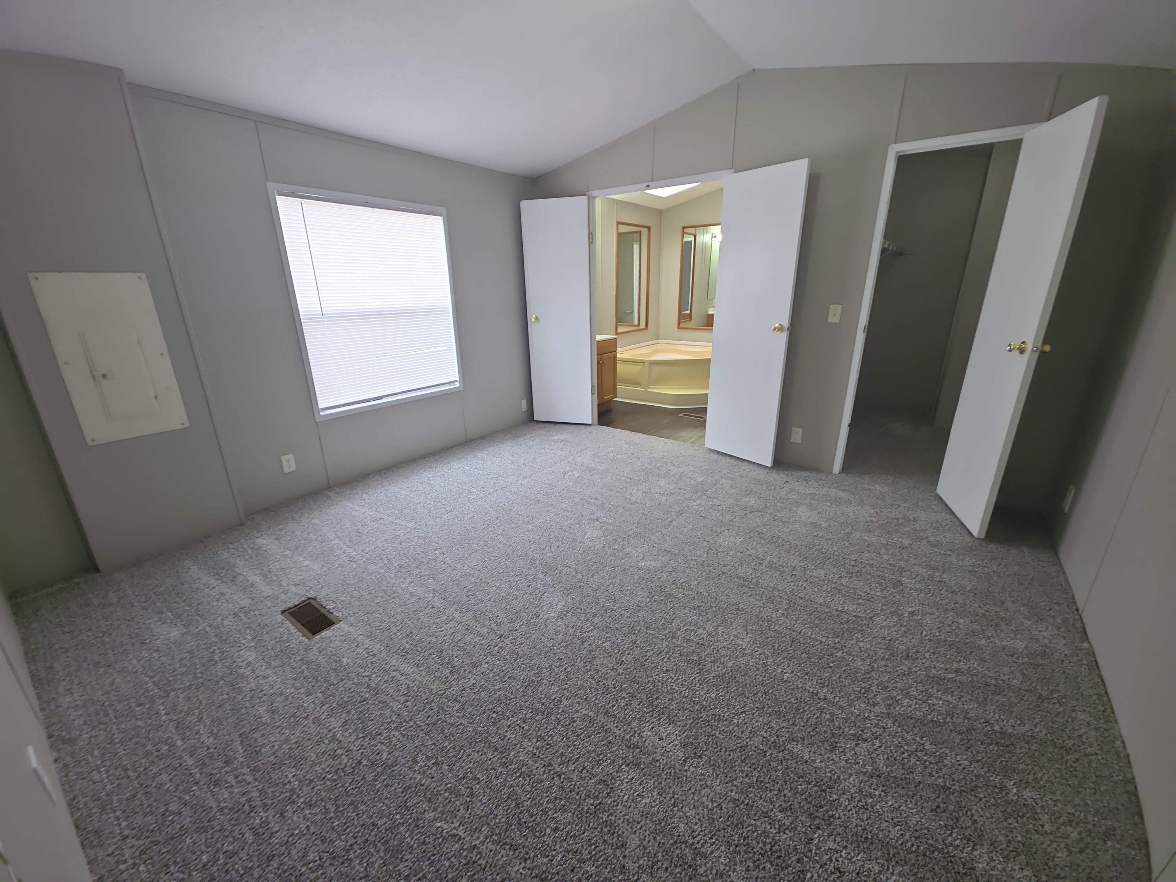 2 Bedroom 2 Bath Manufactured Home For Sale in Wichita, KS - 90841 - single wide - in Wichita, KS - photo 8 of 17
