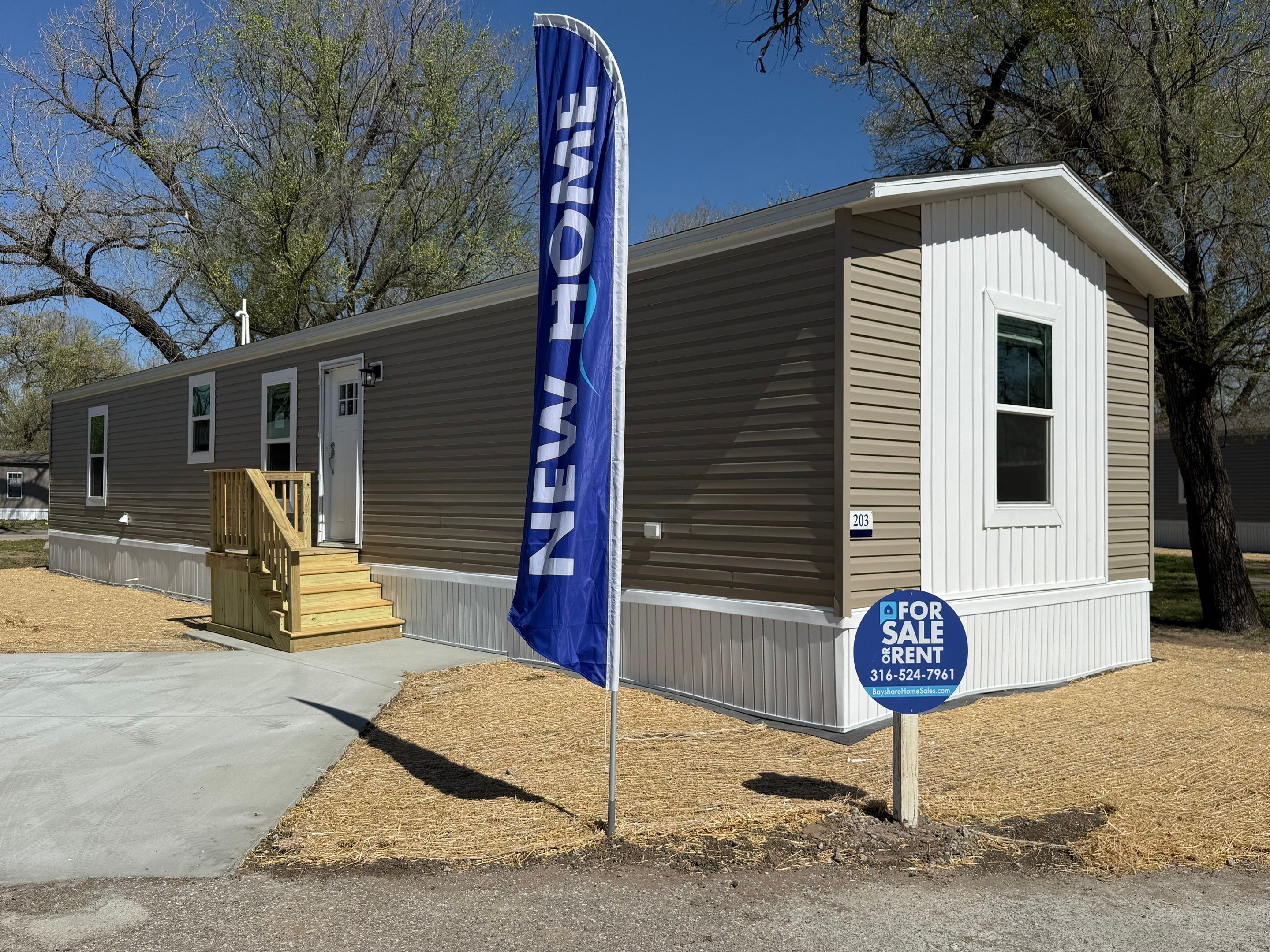 1915 W MacArthur Rd, #203 Wichita, KS - single wide - in Wichita, KS - photo 1 of 2