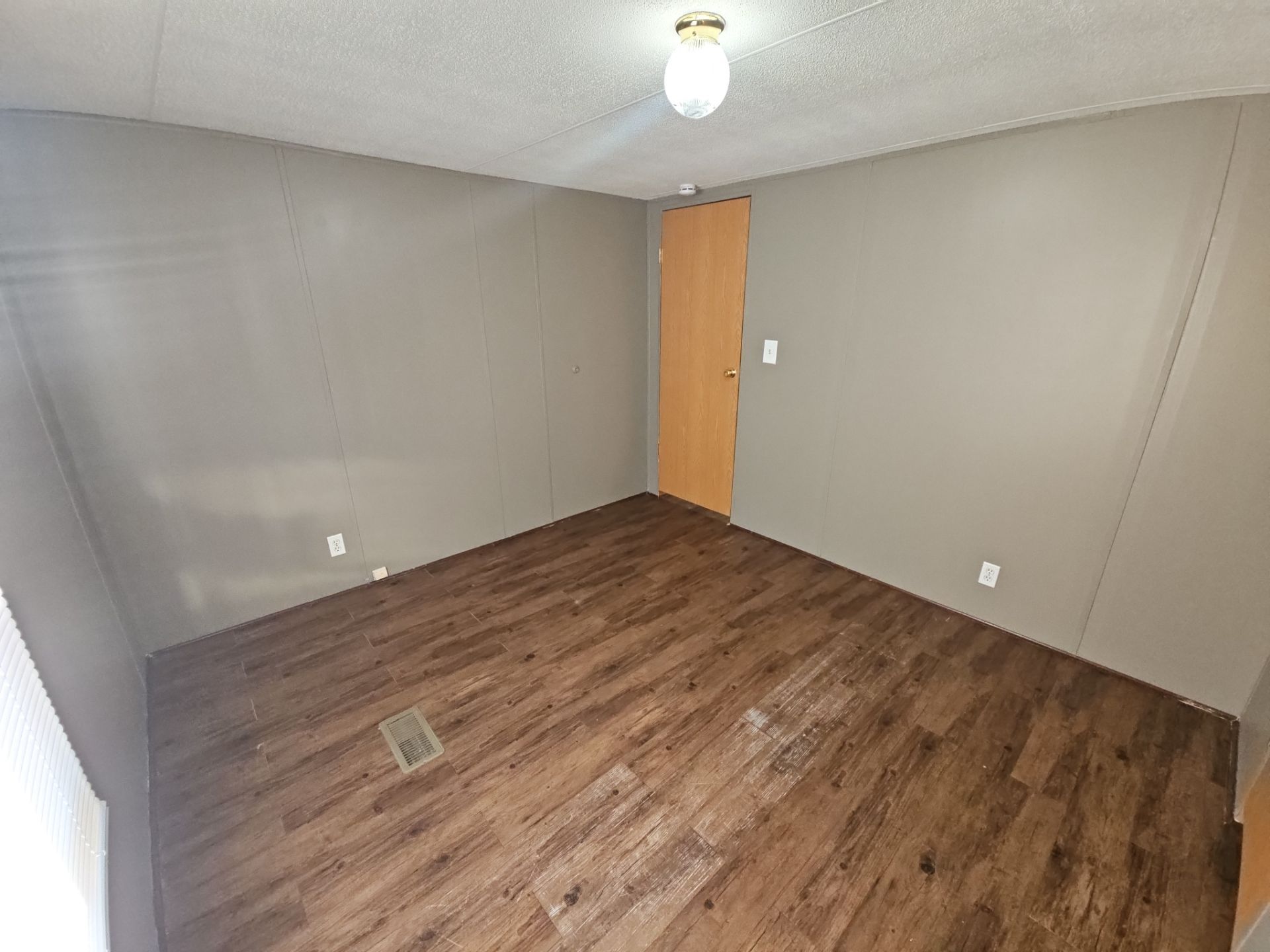 2 Bedroom 2 Bath Manufactured Home For Sale in Wichita, KS - 91614 - double wide - in Wichita, KS - photo 4 of 16