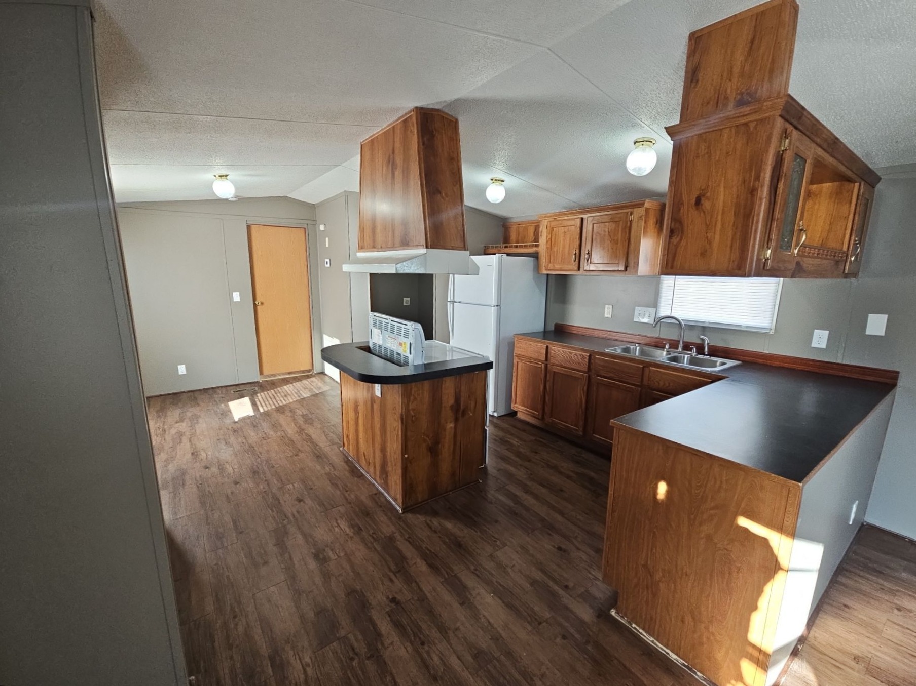 2 Bedroom 2 Bath Manufactured Home For Sale in Wichita, KS - 91614 - double wide - in Wichita, KS - photo 11 of 16
