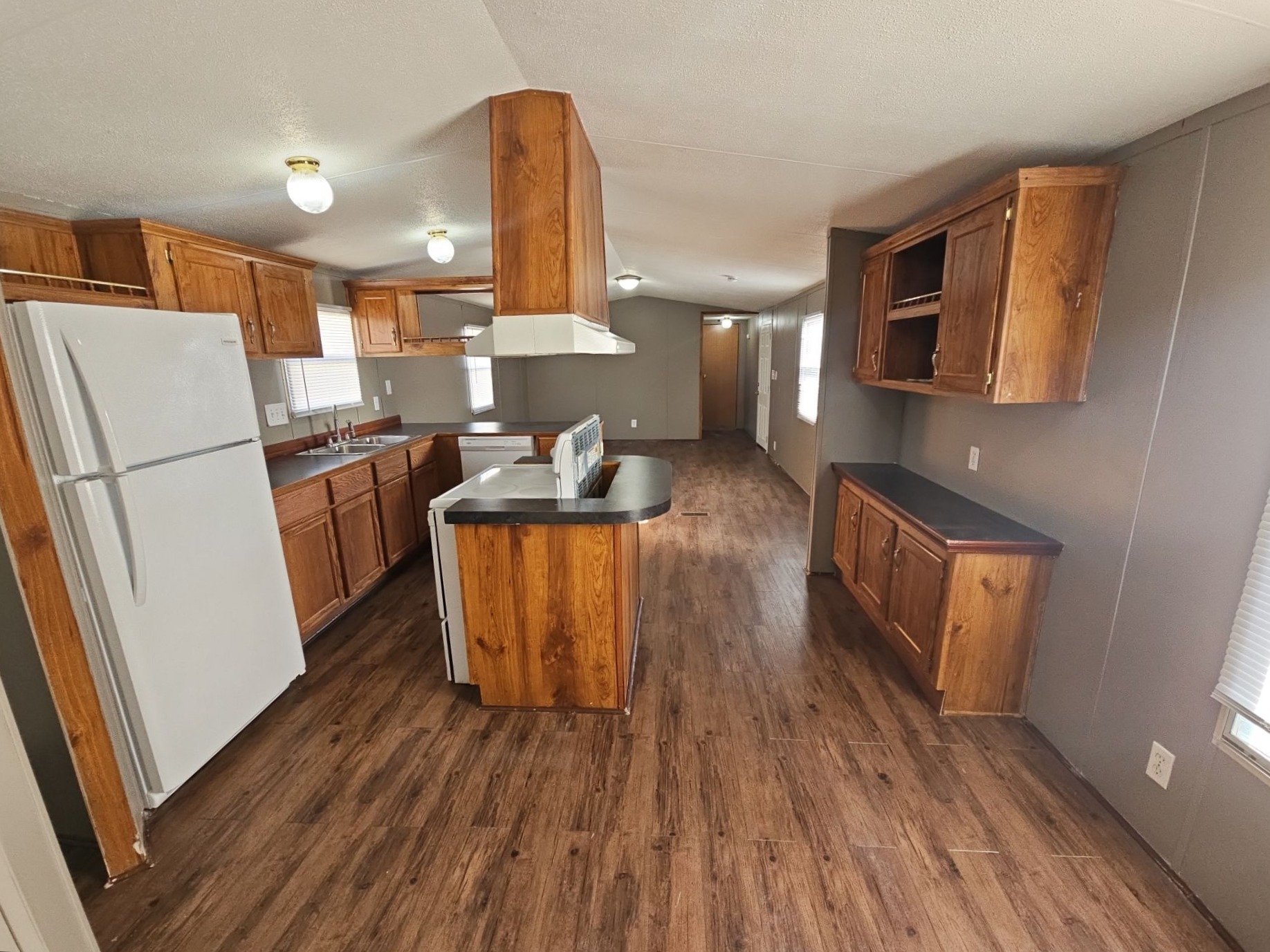 2 Bedroom 2 Bath Manufactured Home For Sale in Wichita, KS - 91614 - double wide - in Wichita, KS - photo 12 of 16