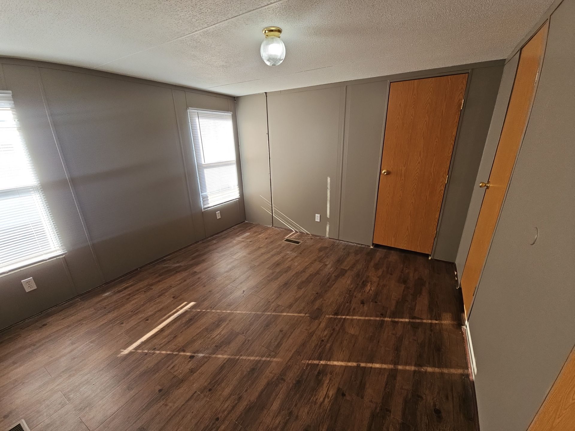 2 Bedroom 2 Bath Manufactured Home For Sale in Wichita, KS - 91614 - double wide - in Wichita, KS - photo 15 of 16
