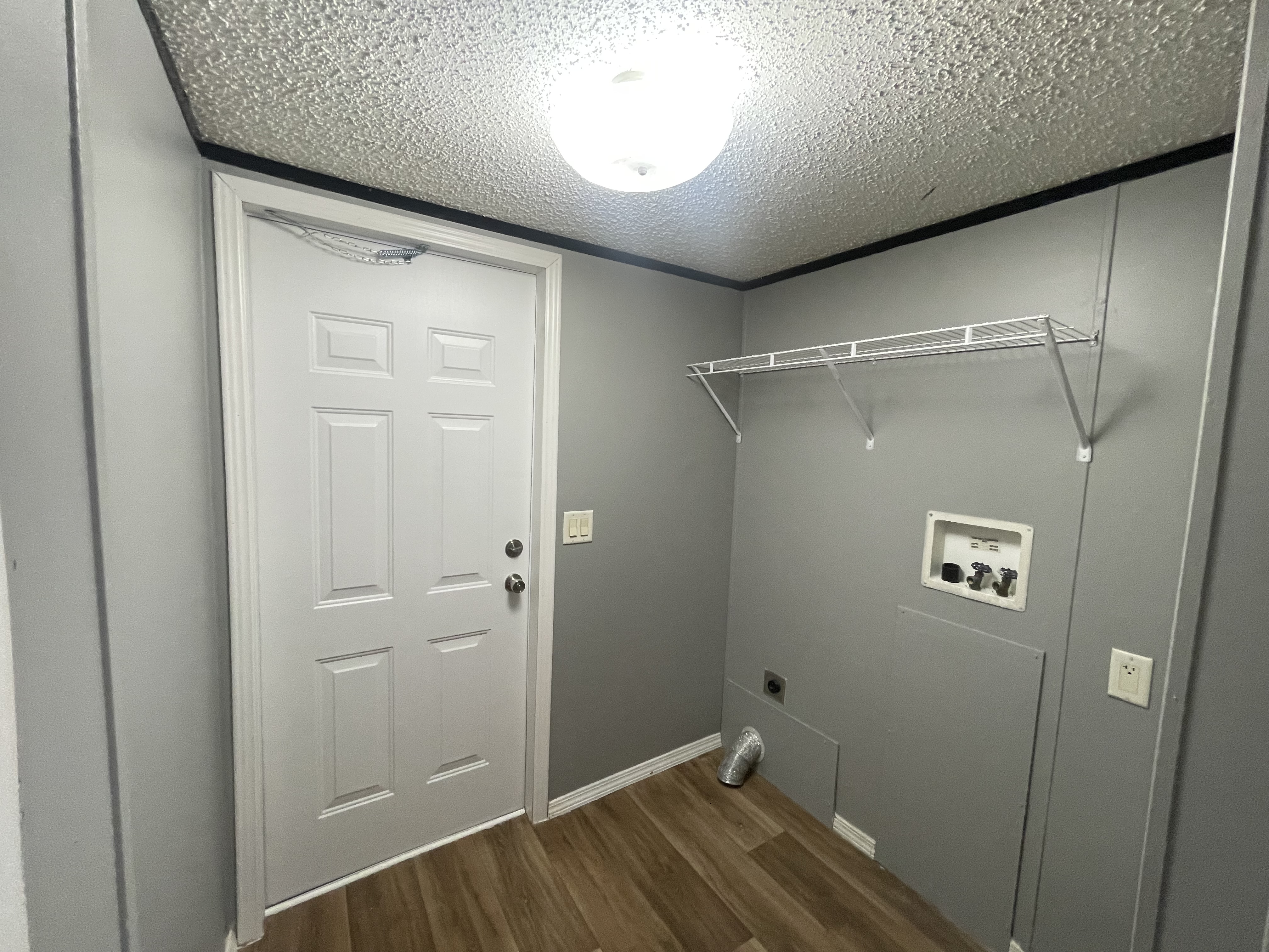 1915 W MacArthur Rd, #215 Wichita, KS - single wide - in Wichita, KS - photo 2 of 5