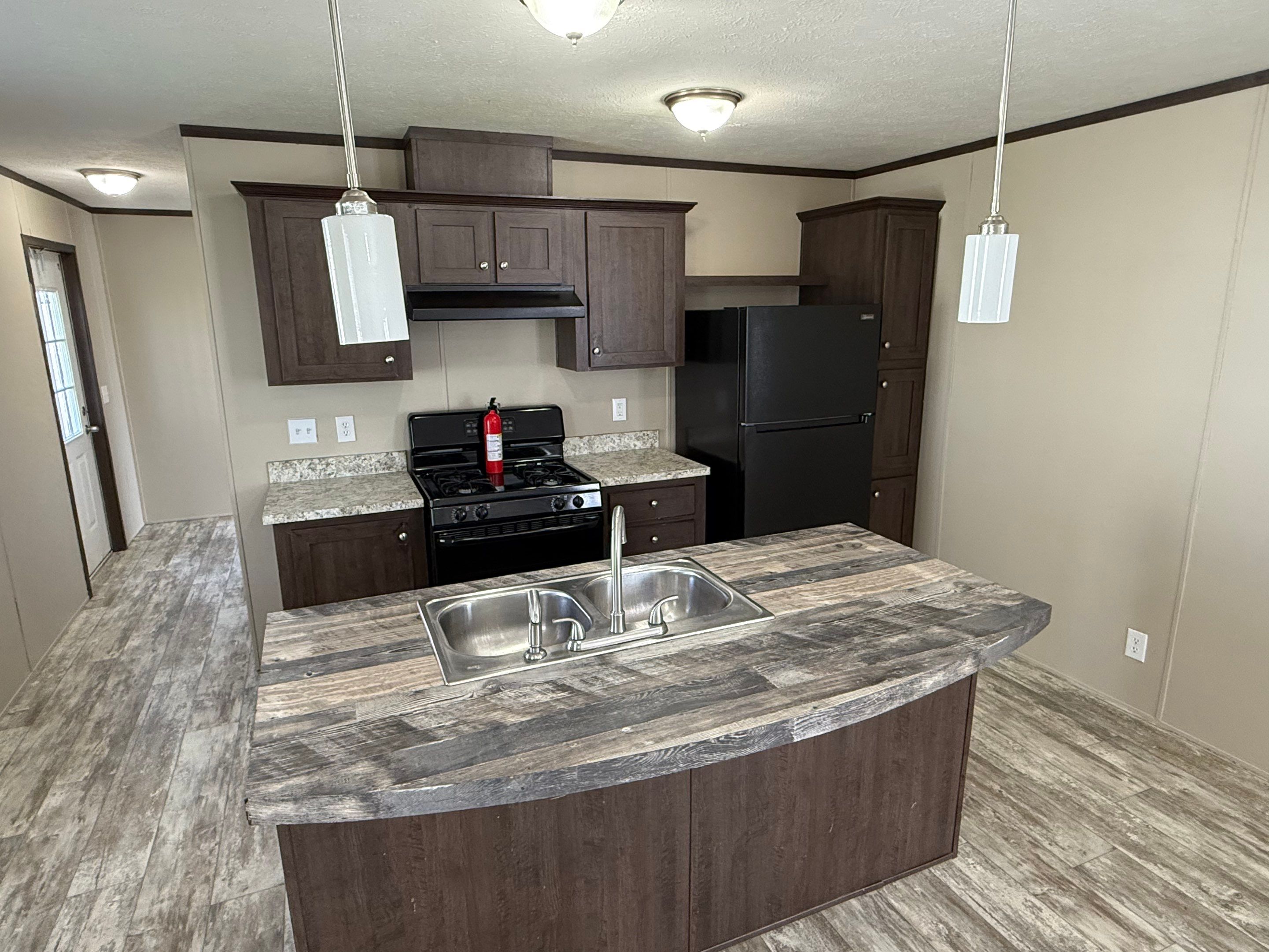 1915 W MacArthur Rd, #68 Wichita, KS - single wide - in Wichita, KS - photo 2 of 13