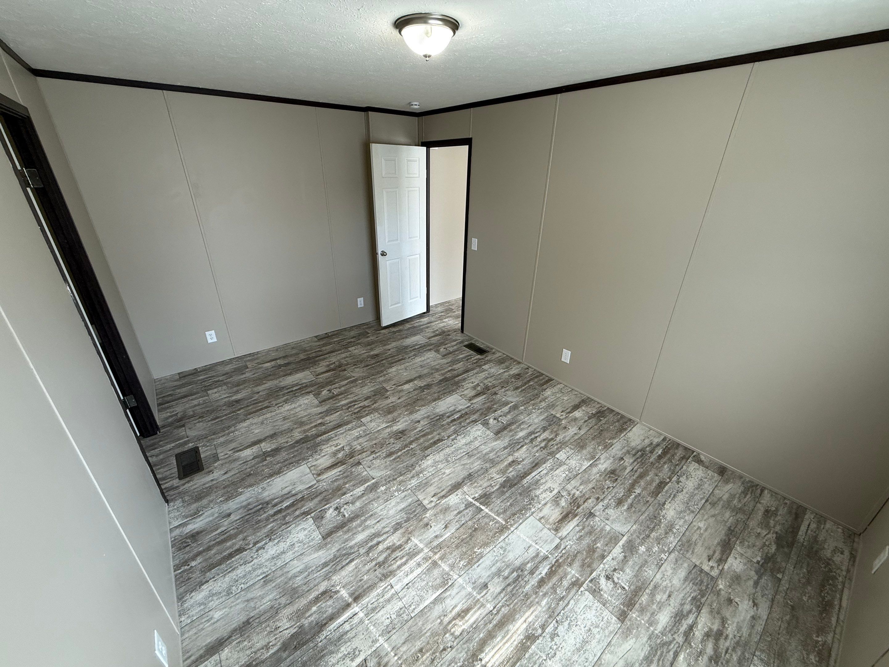 1915 W MacArthur Rd, #68 Wichita, KS - single wide - in Wichita, KS - photo 12 of 13