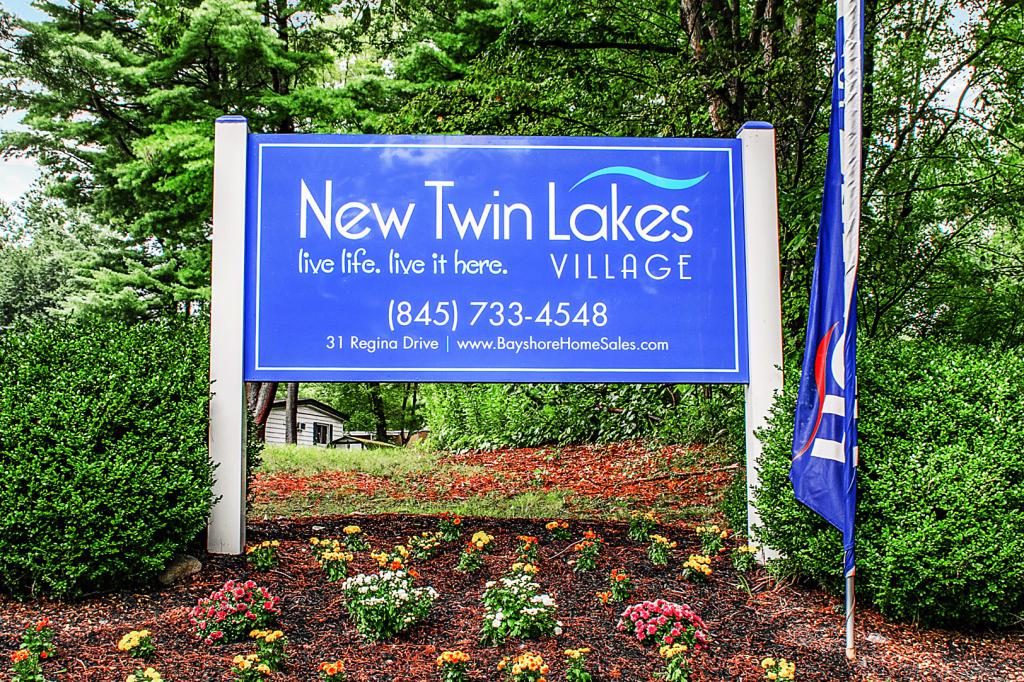 New Twin Lakes Village