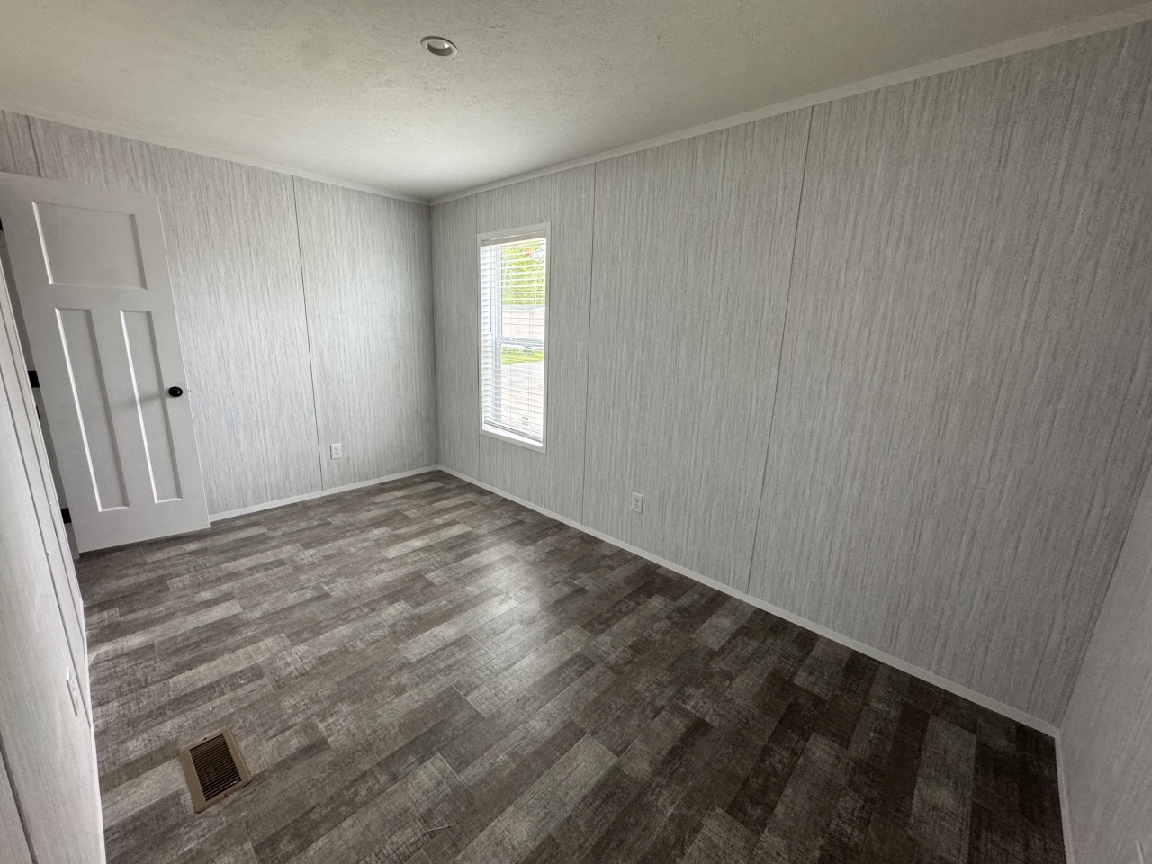 5000 Acton Lane Liverpool, NY - single wide - in Liverpool, NY - photo 8 of 10