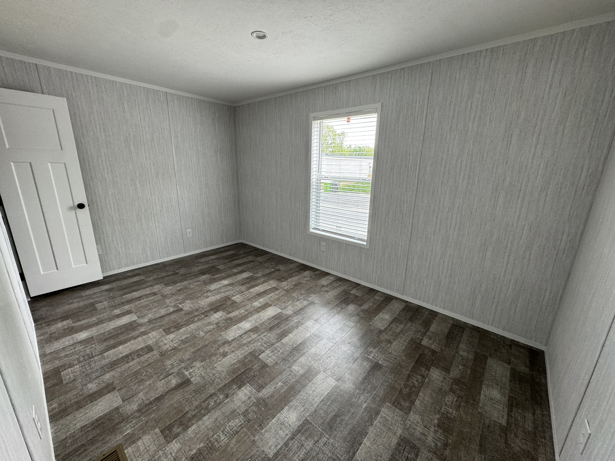 6605 Ealing Court Liverpool, NY - double wide - in Liverpool, NY - photo 5 of 8