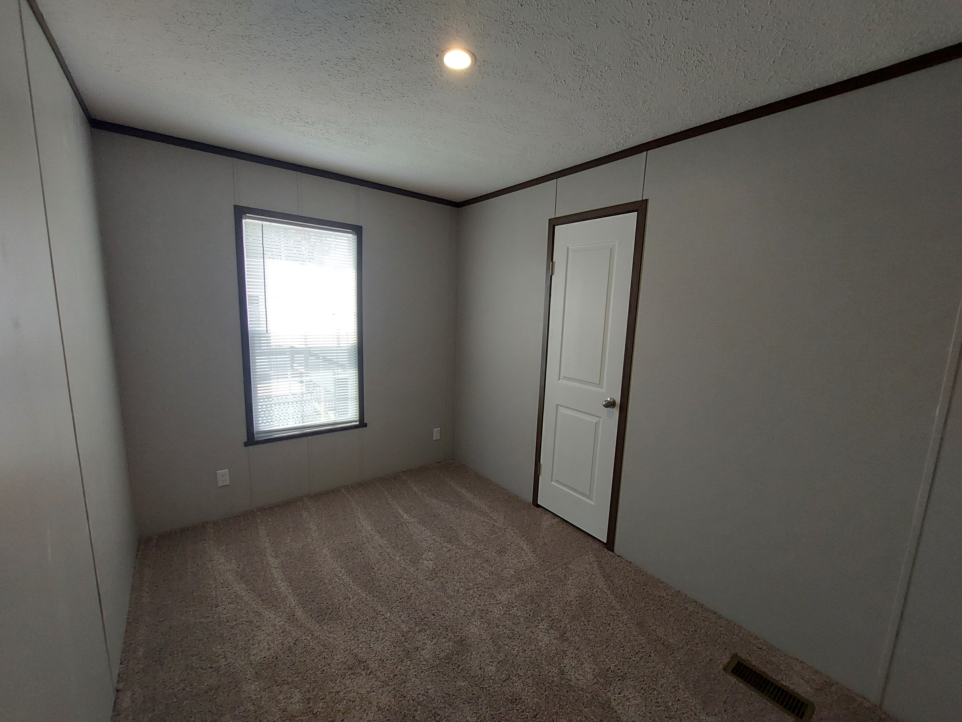 Get It While You Can! - single wide - in Springfield, IL - photo 4 of 7