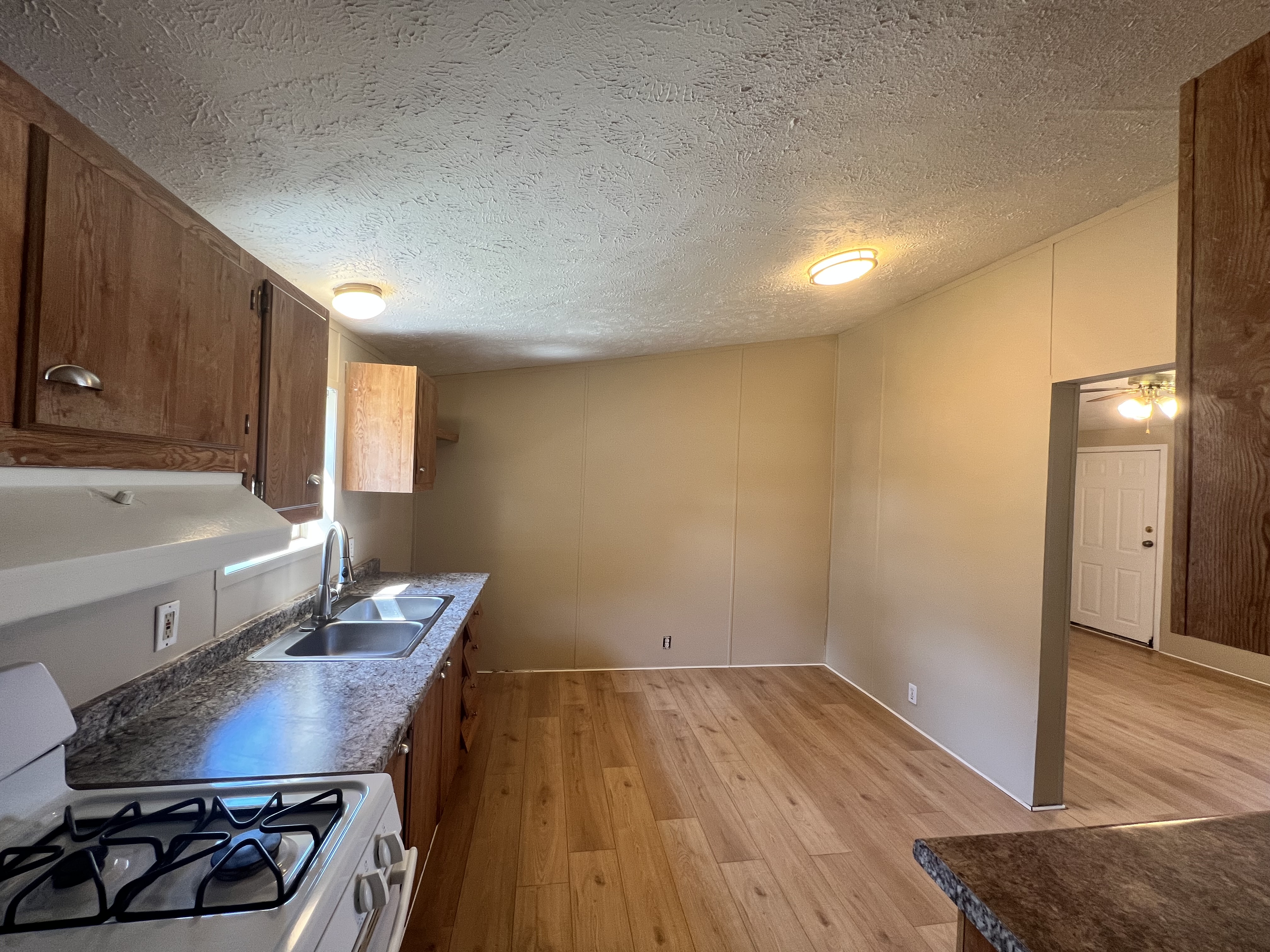 Priced To Sell Get It Today! - single wide - in Lansing, MI - photo 5 of 9