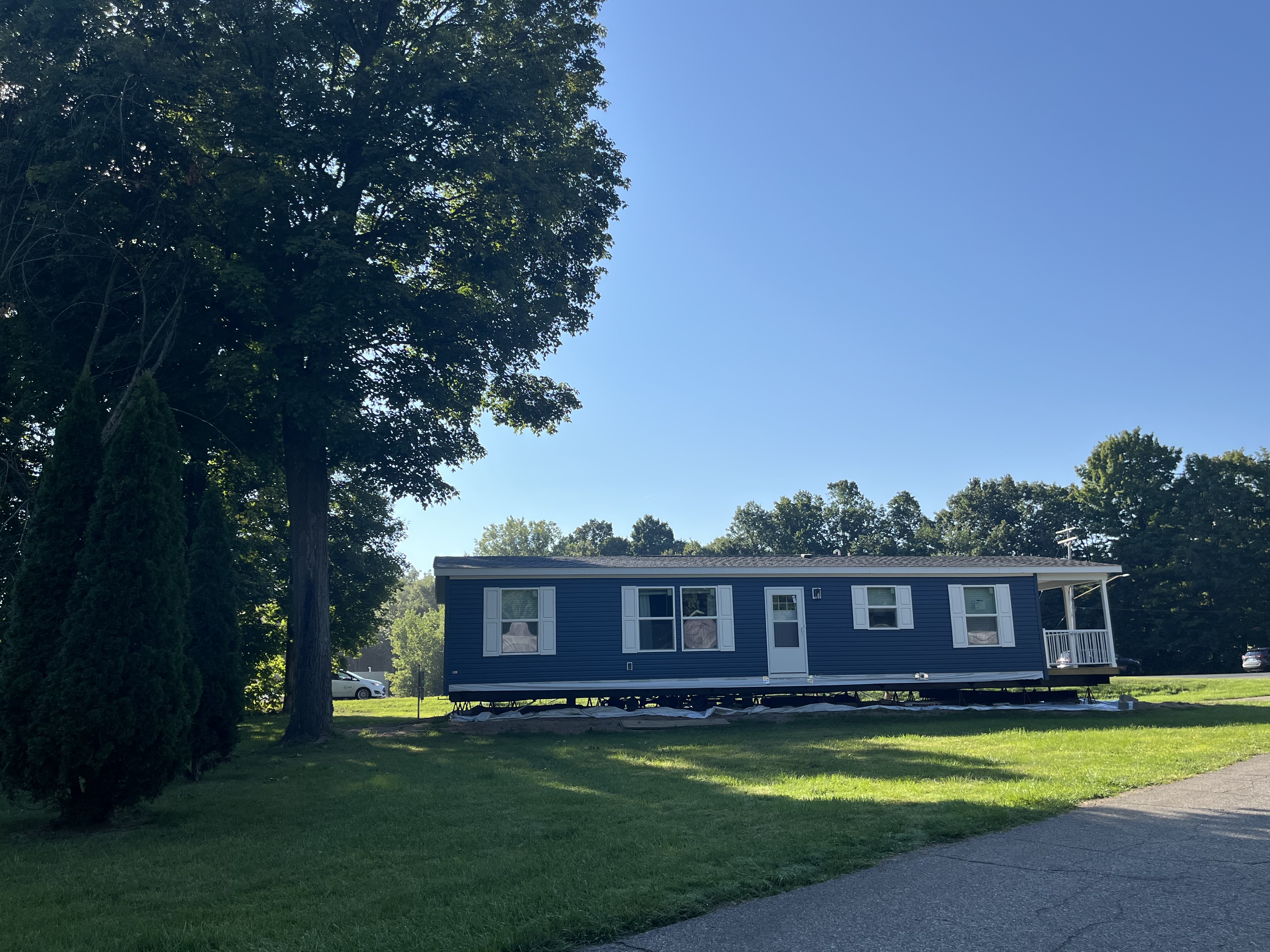 PORCH LIVING AT YOUR FINGER TIPS! - double wide - in Kalamazoo, MI - photo 2 of 13