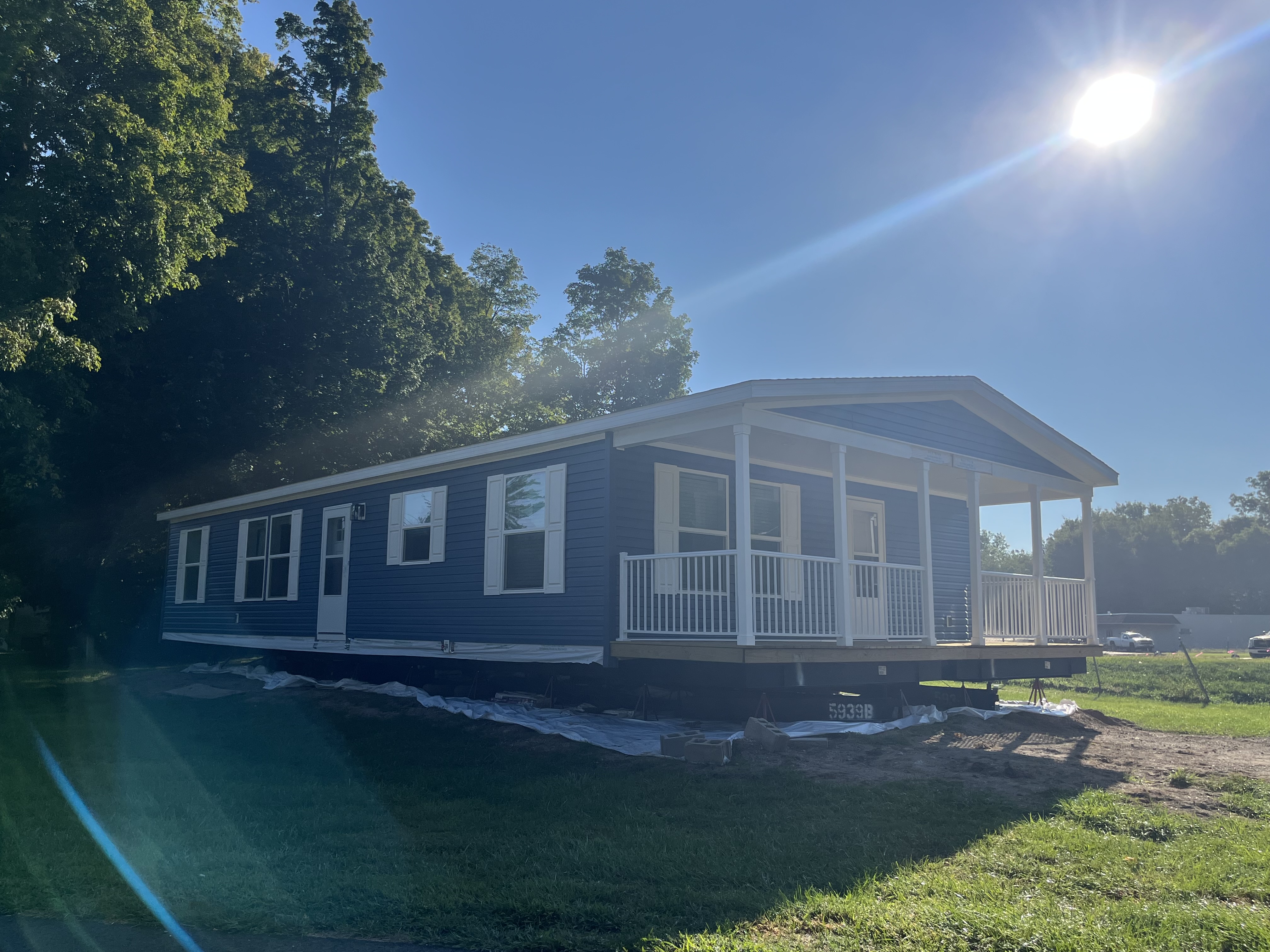PORCH LIVING AT YOUR FINGER TIPS! - double wide - in Kalamazoo, MI - photo 3 of 13