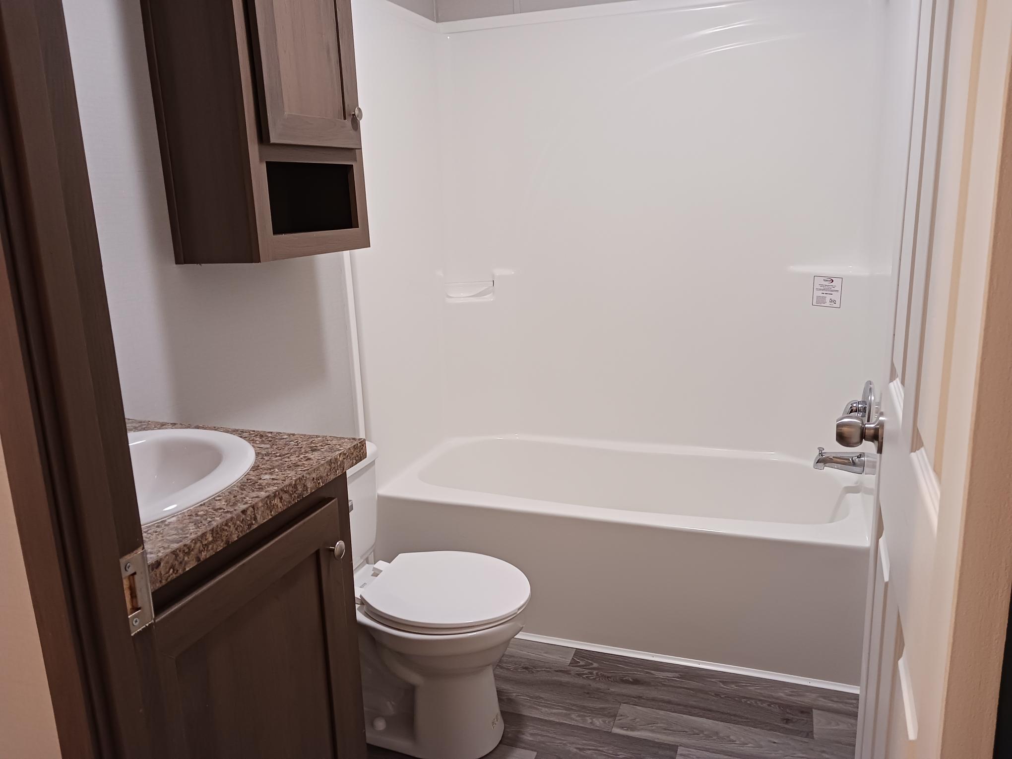 AFFORDABLE LIVING  WITH AMENITIES! - double wide - in Fenton, MO - photo 4 of 8
