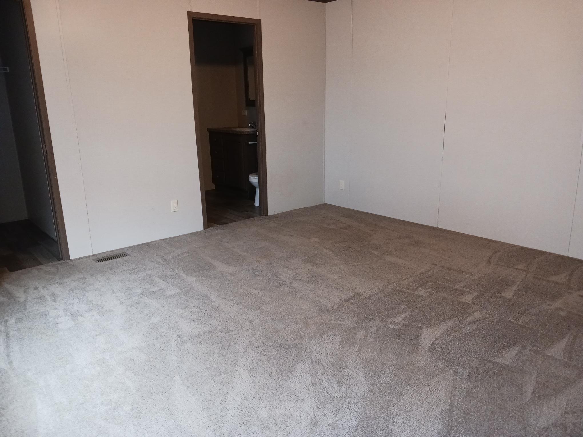AFFORDABLE LIVING  WITH AMENITIES! - double wide - in Fenton, MO - photo 6 of 8