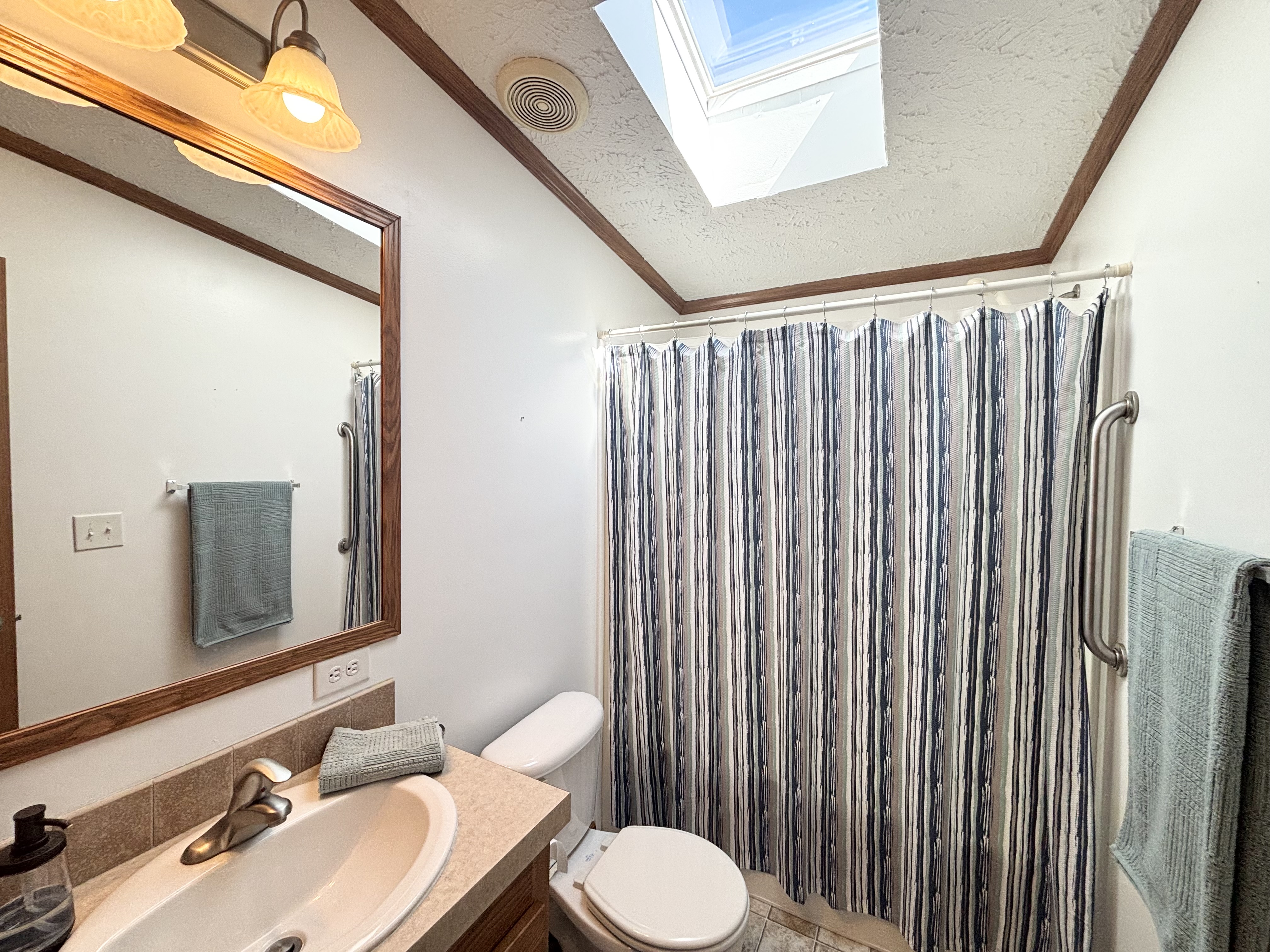 MUST-SEE PORCH MODEL! - double wide - in Whittaker, MI - photo 6 of 11