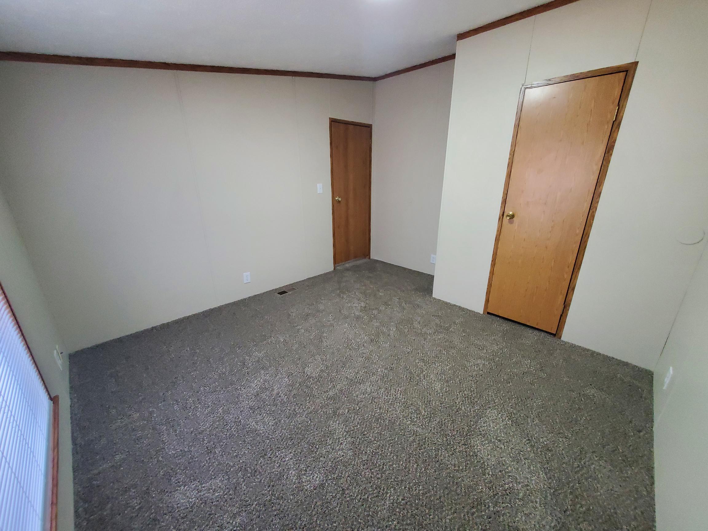 Available Now - 3 Bed 2 Bath Home in Orion Charter Township - double wide - in Orion Township, MI - photo 5 of 12