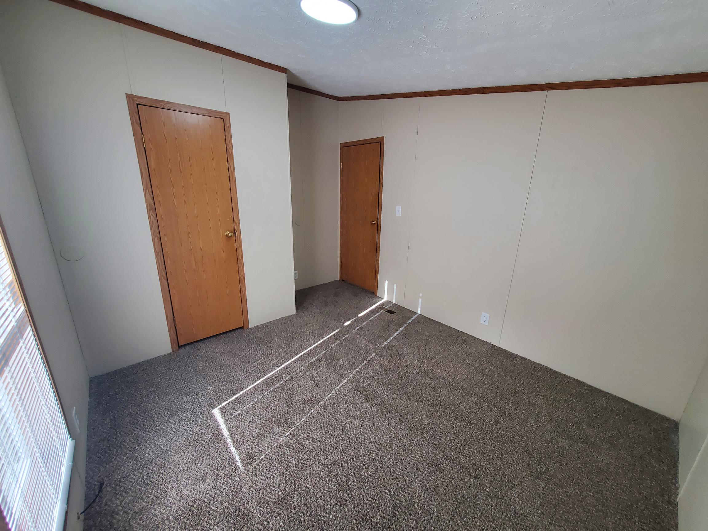 Available Now - 3 Bed 2 Bath Home in Orion Charter Township - double wide - in Orion Township, MI - photo 9 of 12