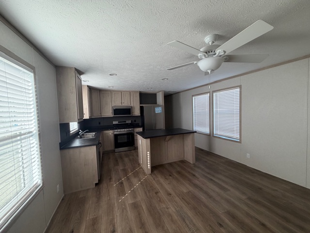 Warren MI 3 Bed 2 Bath New Home - single wide - in Warren, MI - photo 2 of 15
