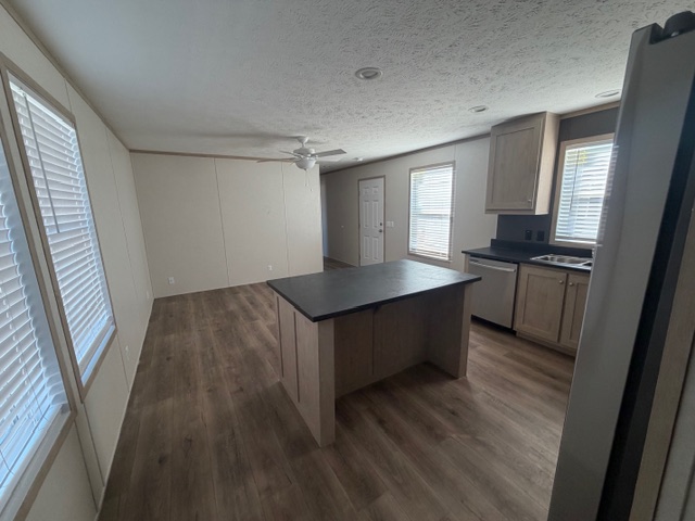 Warren MI 3 Bed 2 Bath New Home - single wide - in Warren, MI - photo 3 of 15