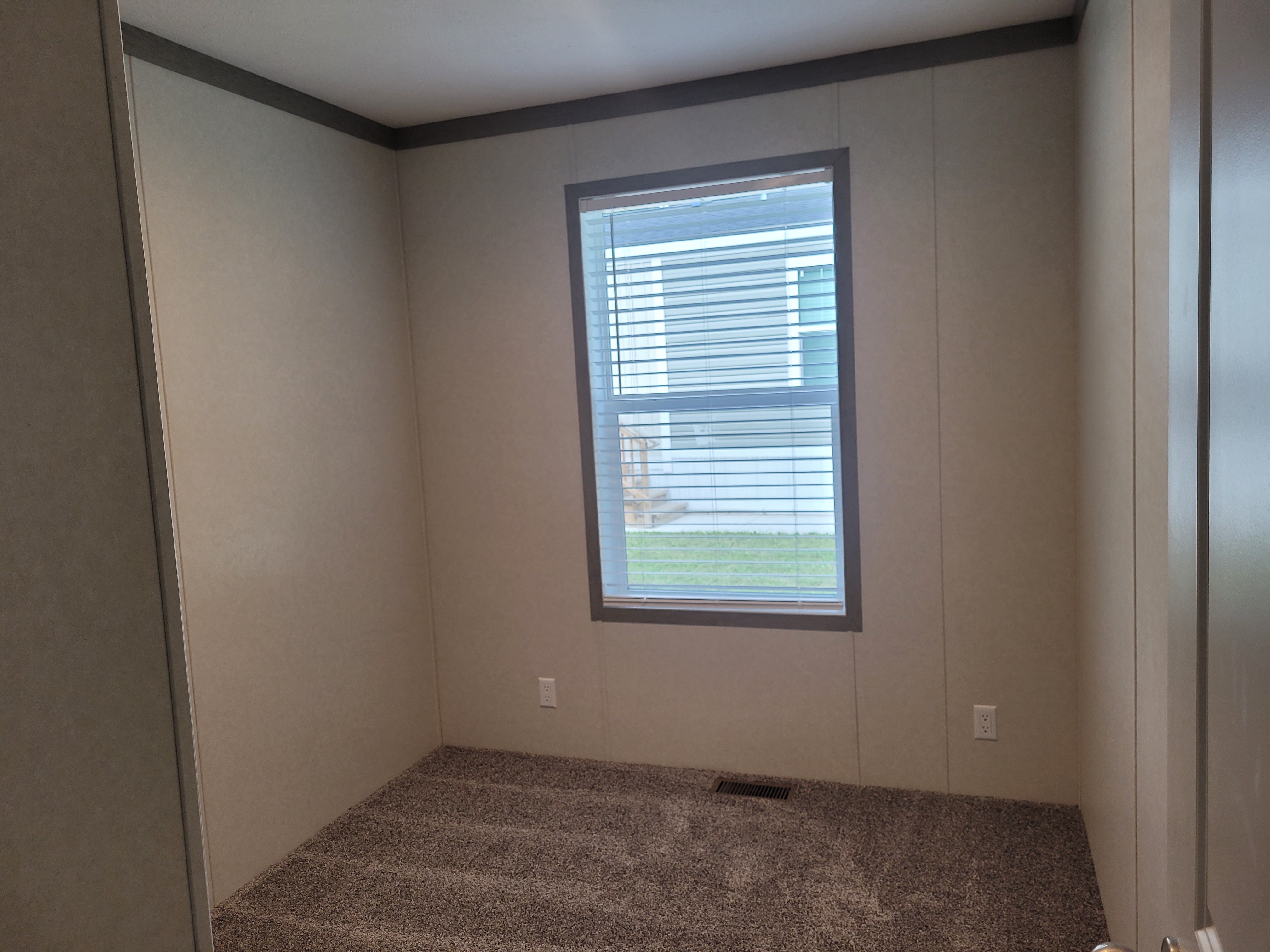 Coming Soon! 158 Friendly - single wide - in Springfield, IL - photo 3 of 10
