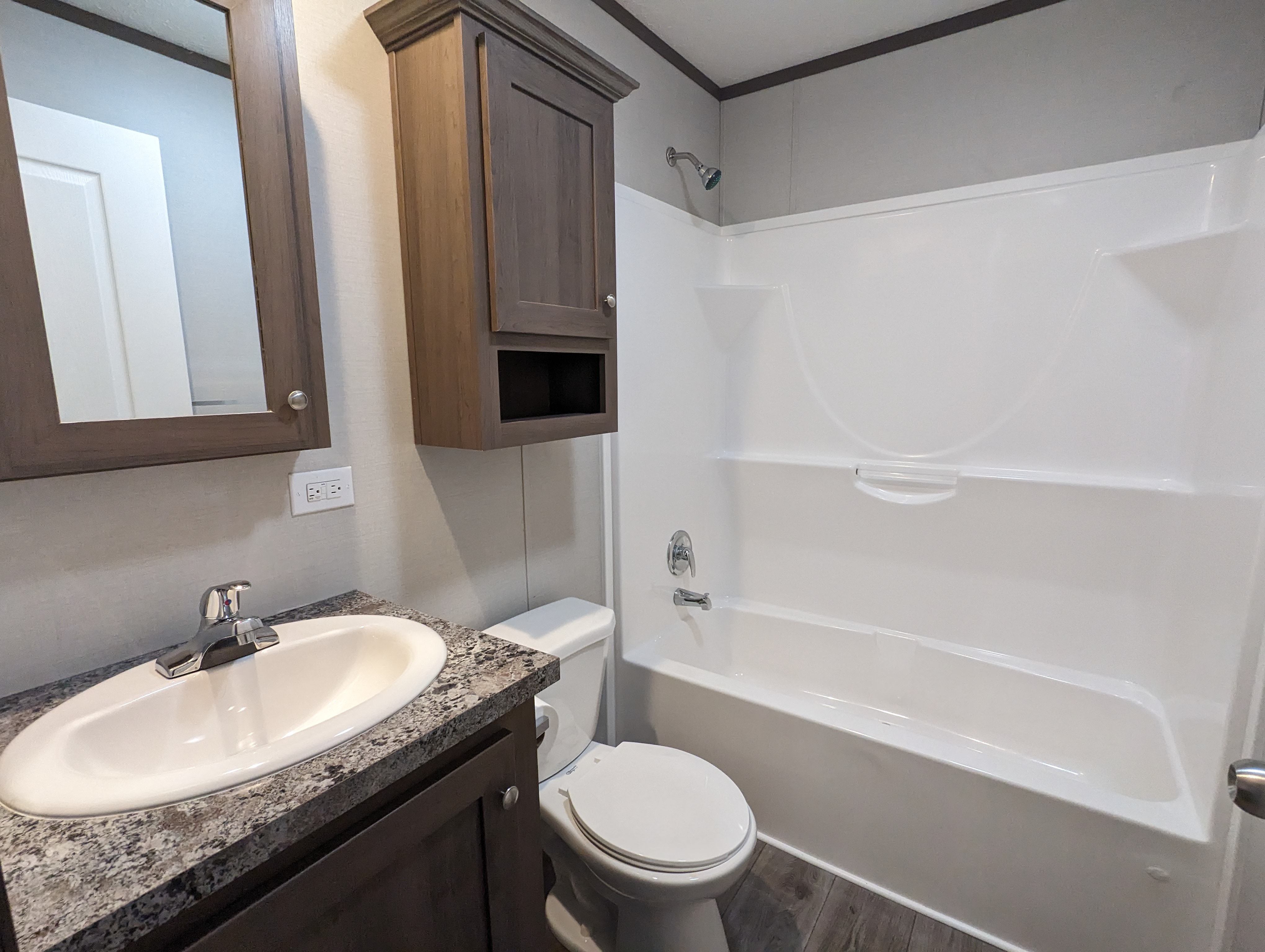 Jump Into Spring In This Beautiful Upgraded Home! - single wide - in Springfield, IL - photo 3 of 12