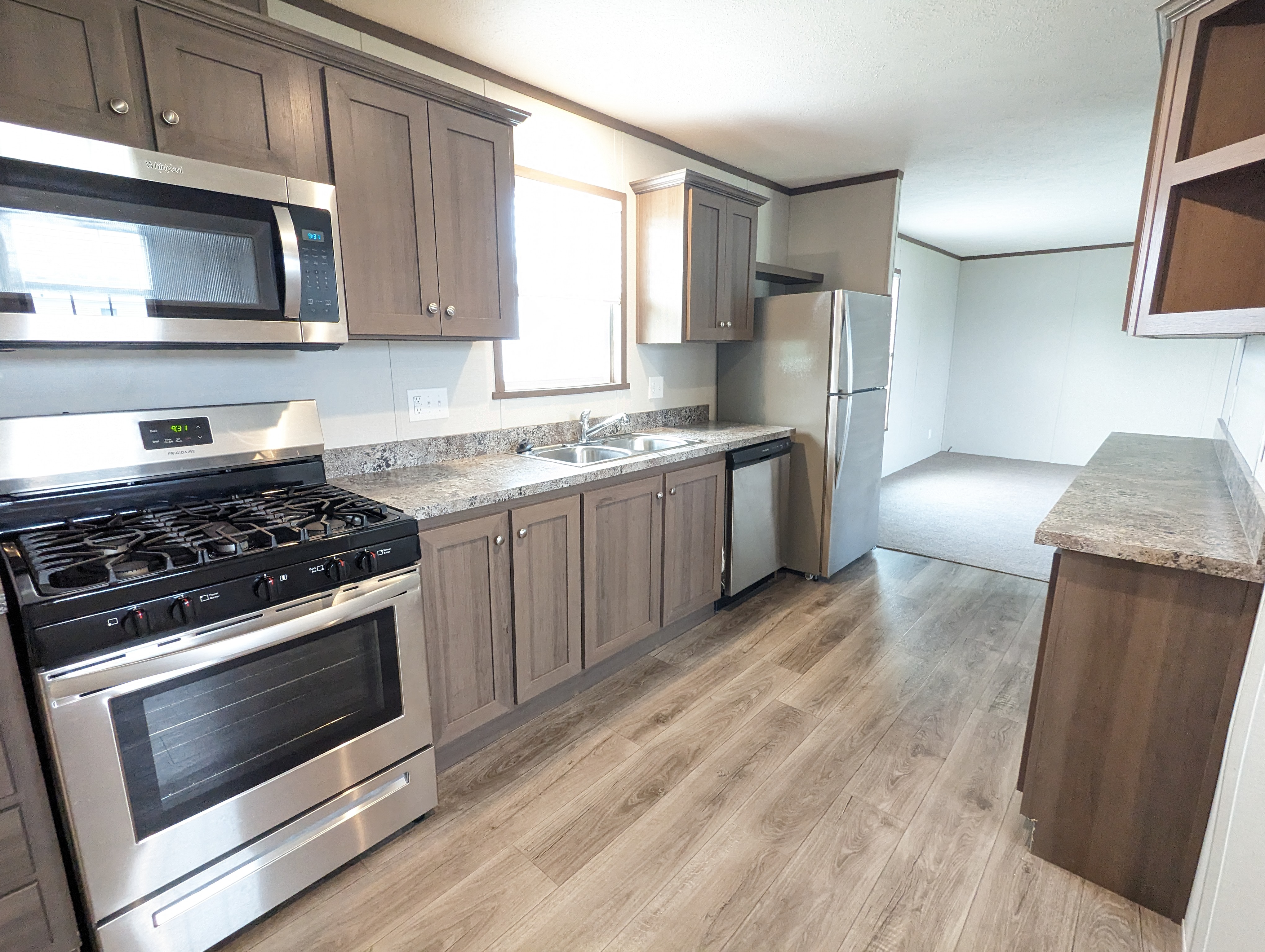 Jump Into Spring In This Beautiful Upgraded Home! - single wide - in Springfield, IL - photo 4 of 12