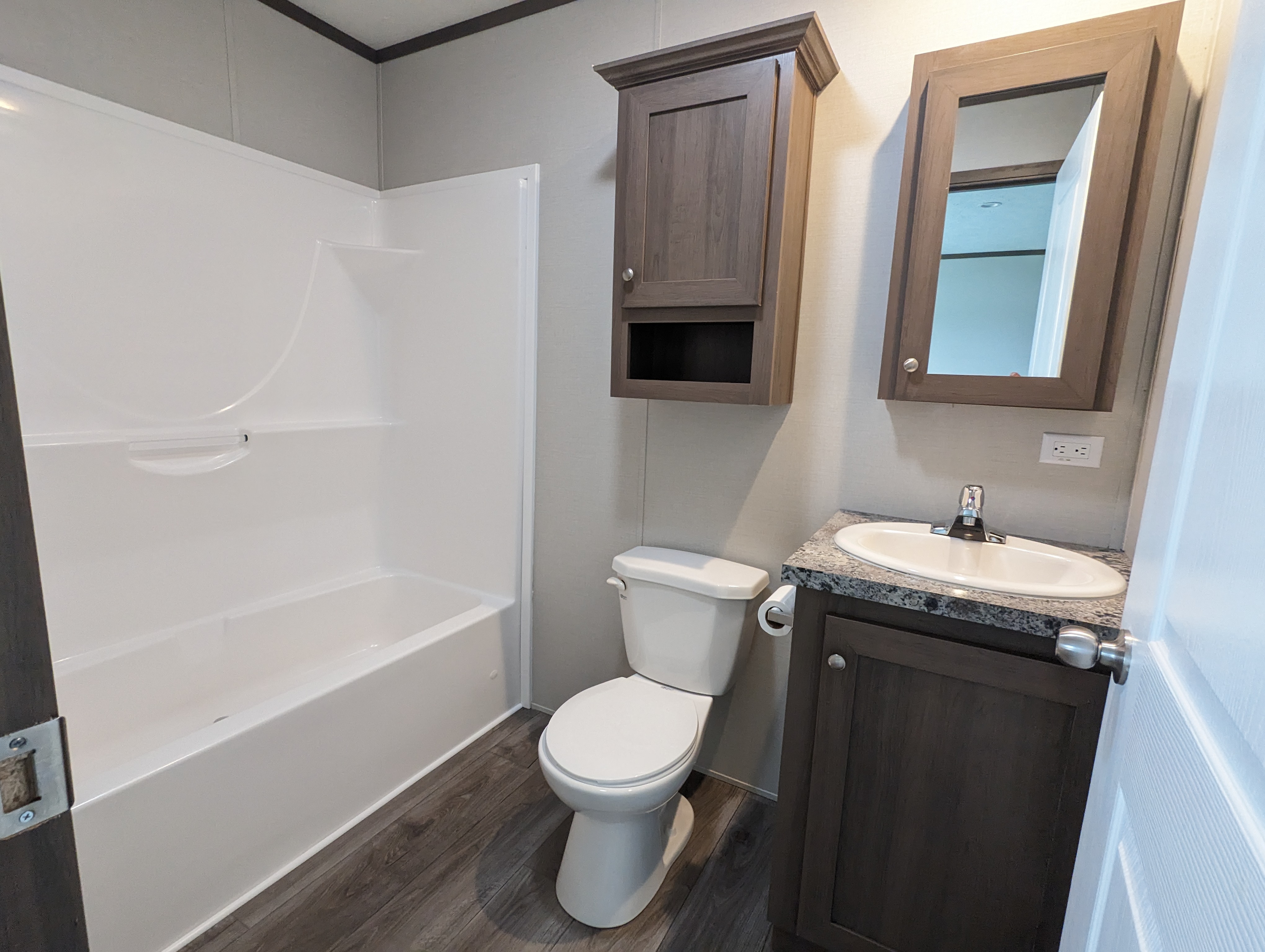 Jump Into Spring In This Beautiful Upgraded Home! - single wide - in Springfield, IL - photo 10 of 12