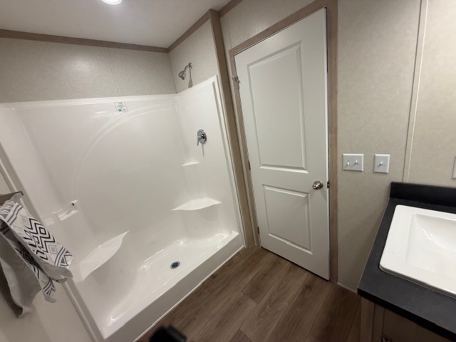 3 Bed 2 Bath Home Available Now Warren MI - single wide - in Warren, MI - photo 2 of 15