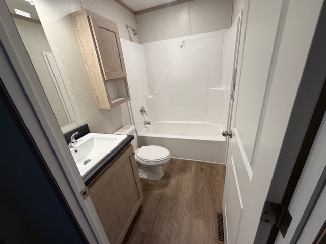 3 Bed 2 Bath Home Available Now Warren MI - single wide - in Warren, MI - photo 3 of 15