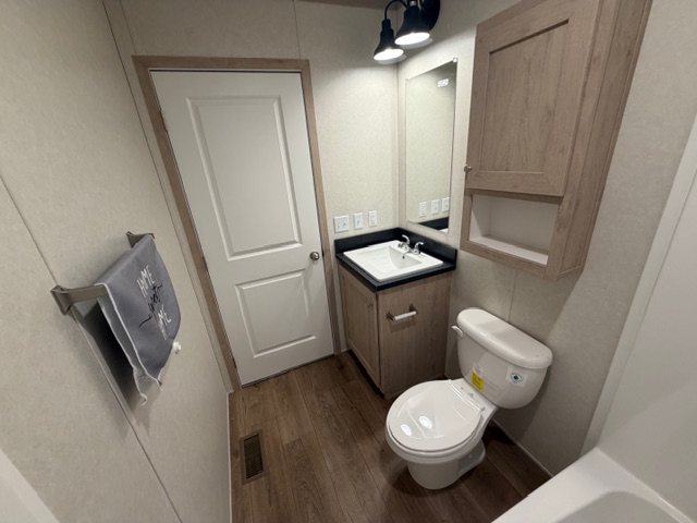 3 Bed 2 Bath Home Available Now Warren MI - single wide - in Warren, MI - photo 4 of 15