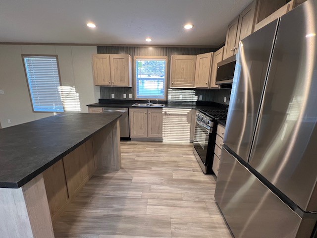 3 Bed 2 Bath Home Available Now Warren MI - single wide - in Warren, MI - photo 5 of 15
