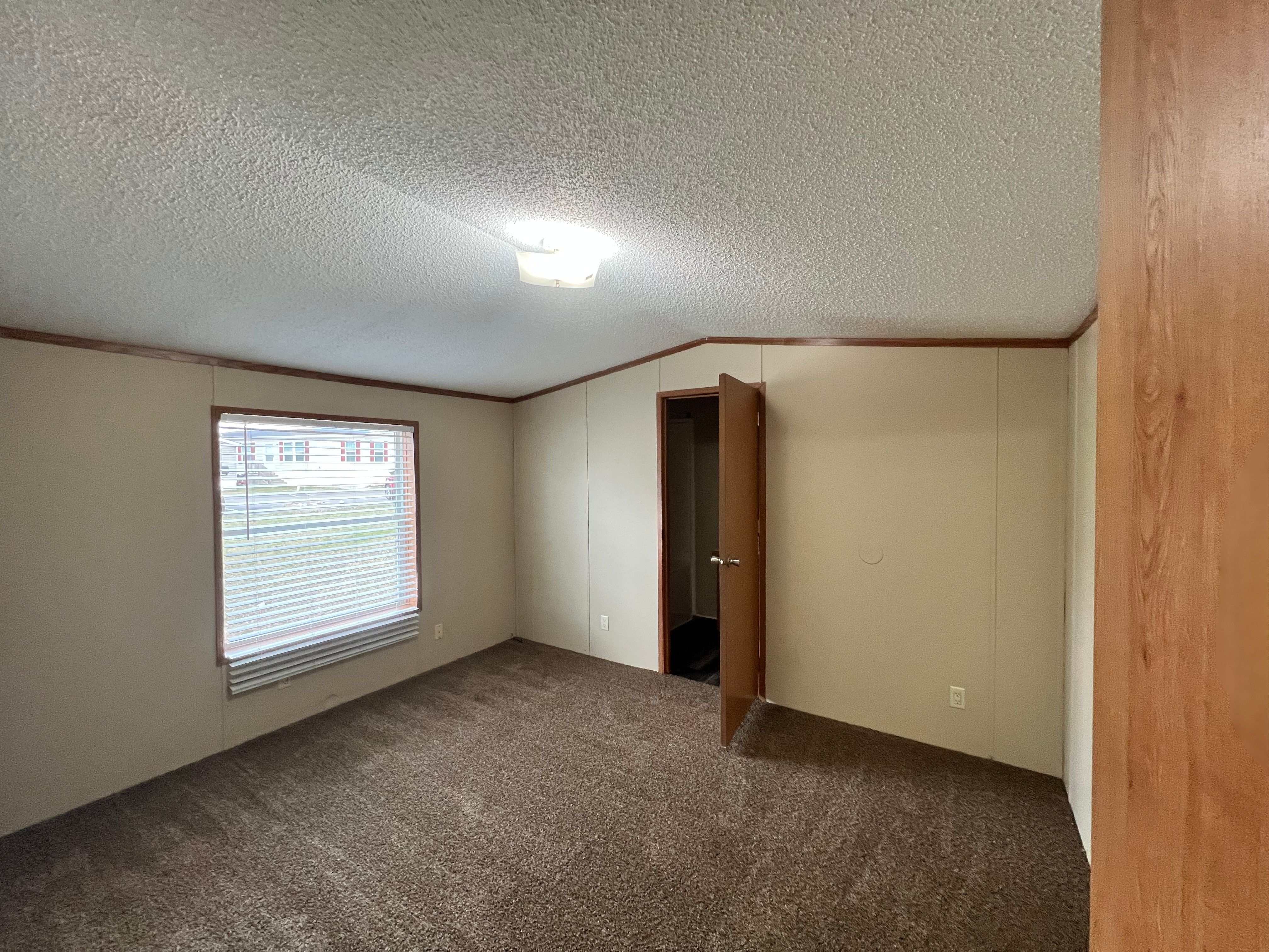 Start Your Summer In This Beautiful Home! - single wide - in Lansing, MI - photo 2 of 8