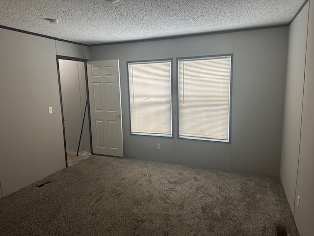 Wonderful Open Concept Home Ready For The Taking! - double wide - in Lansing, MI - photo 5 of 11