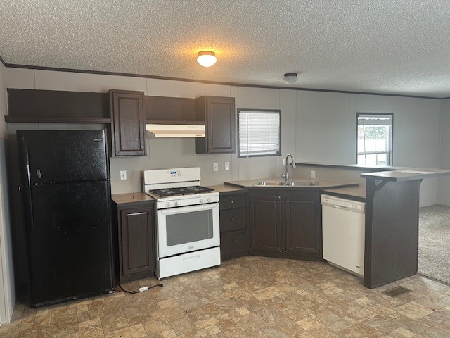 Wonderful Open Concept Home Ready For The Taking! - double wide - in Lansing, MI - photo 11 of 11