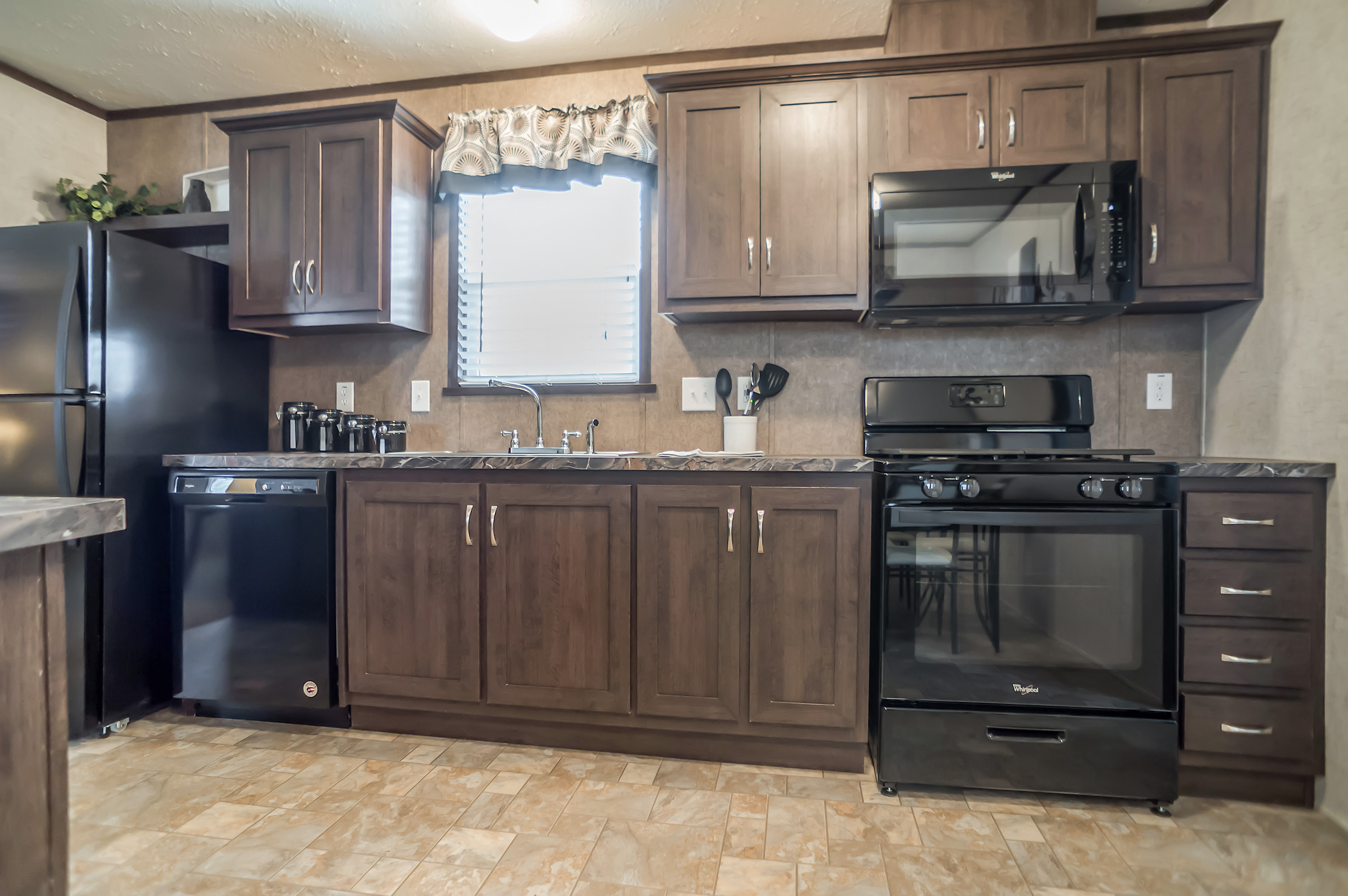MOVE-IN READY! - single wide - in Kawkawlin, MI - photo 3 of 9