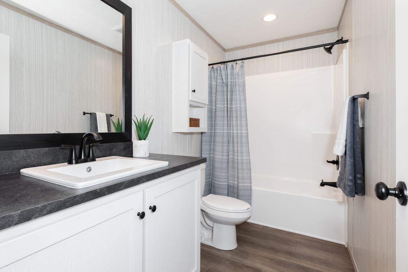 Join Waitlist 3 Bed Home in Portage - triple wide - in Kalamazoo, MI - photo 3 of 13
