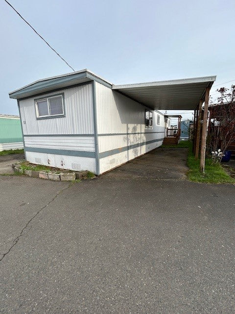 Rivers Edge MHP Sp. #11 - single wide - in Longview, WA - photo 1 of 2