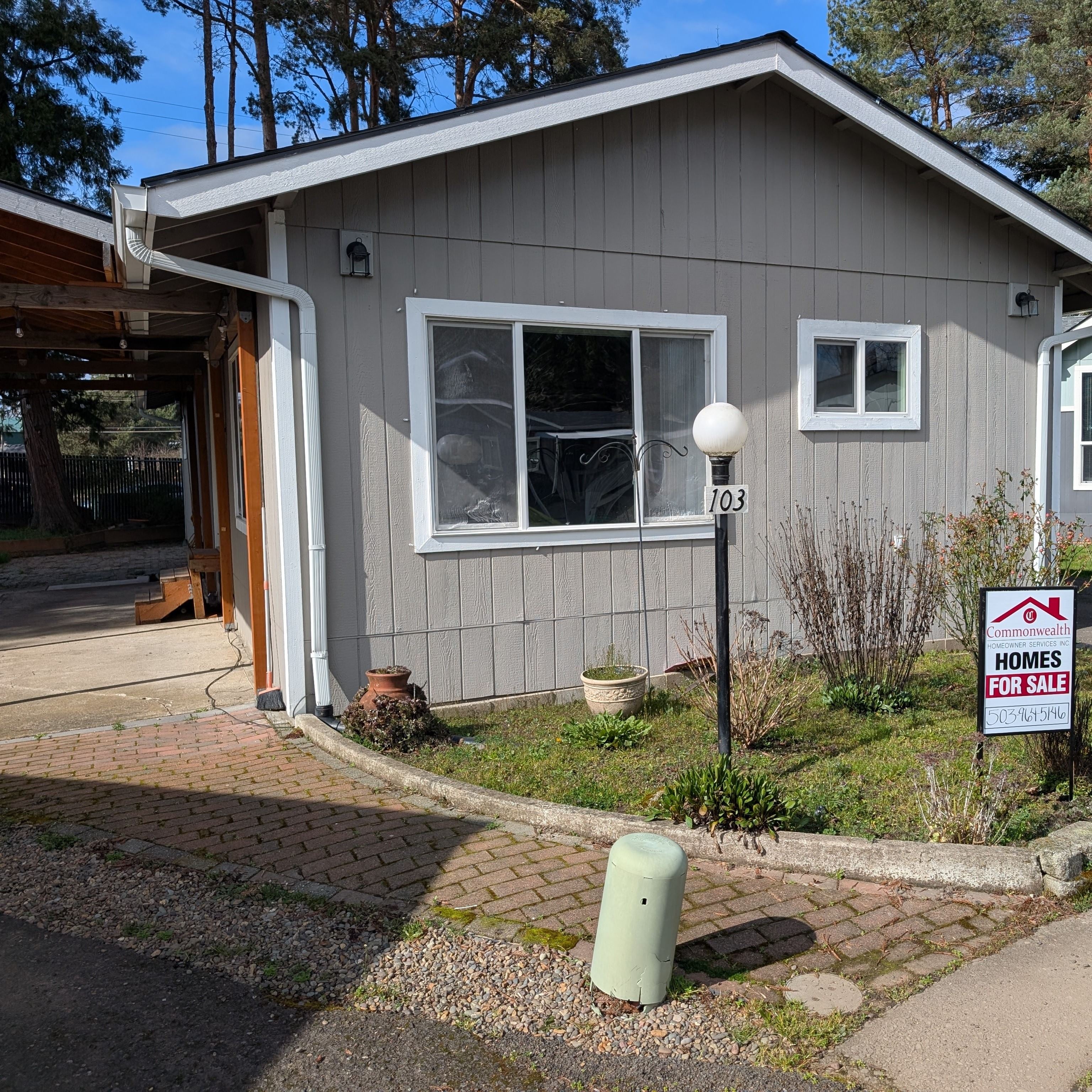Pine Ridge MHP Sp. #103 - single wide - in Beaverton, OR - photo 1 of 2