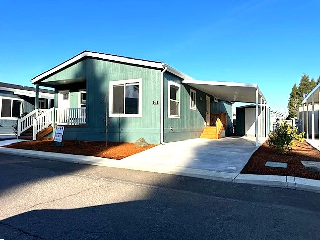 Sundial MHP Sp. #29 SOLD - double wide - in Salem, OR