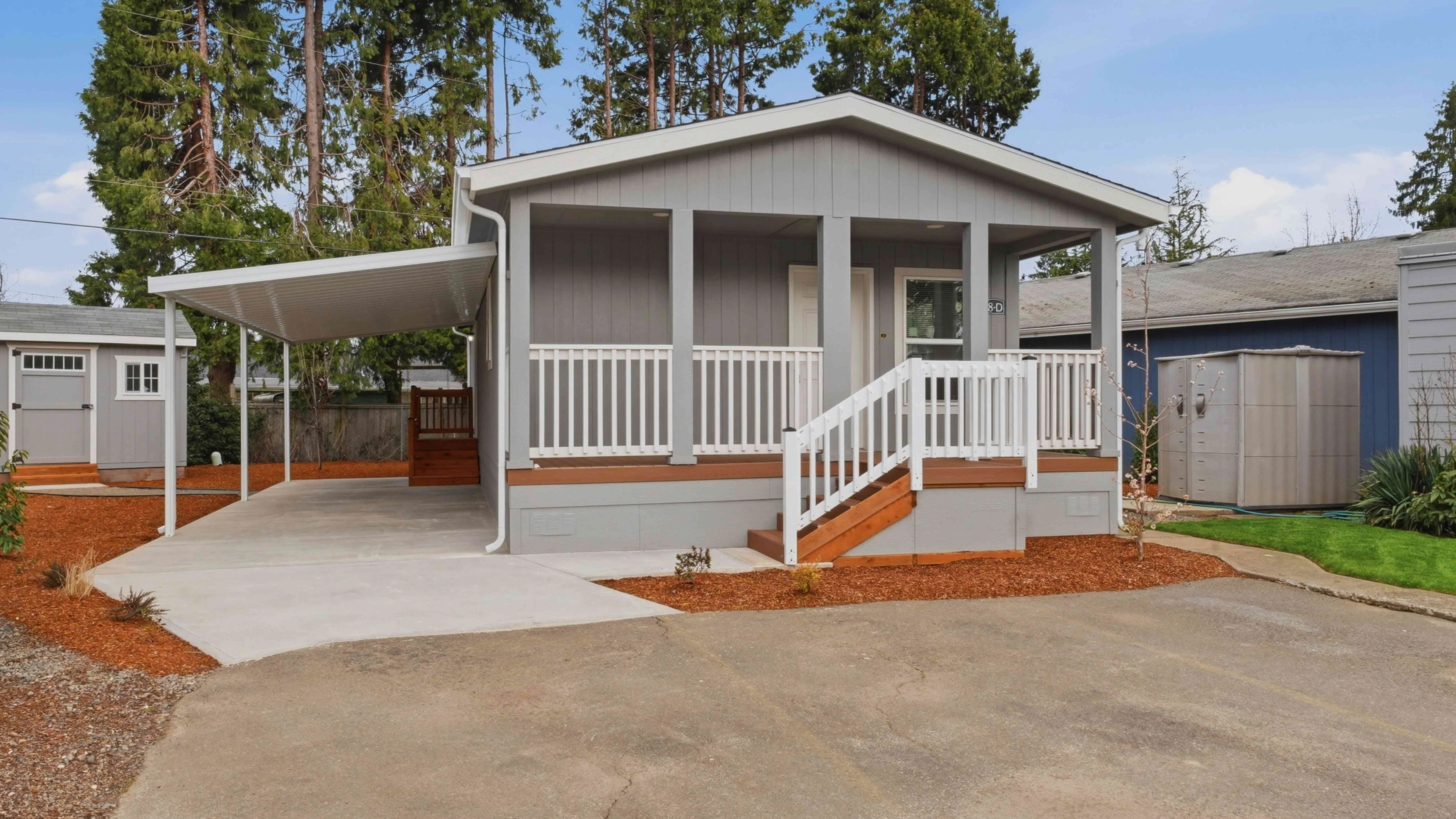 Sundial MHP Sp. #18D - single wide - in Salem, OR - photo 1 of 2