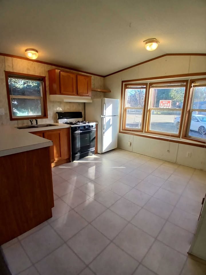 2 BE/1 BA Home for Sale | Lot #20 - single wide - in Crookston, MN - photo 5 of 9