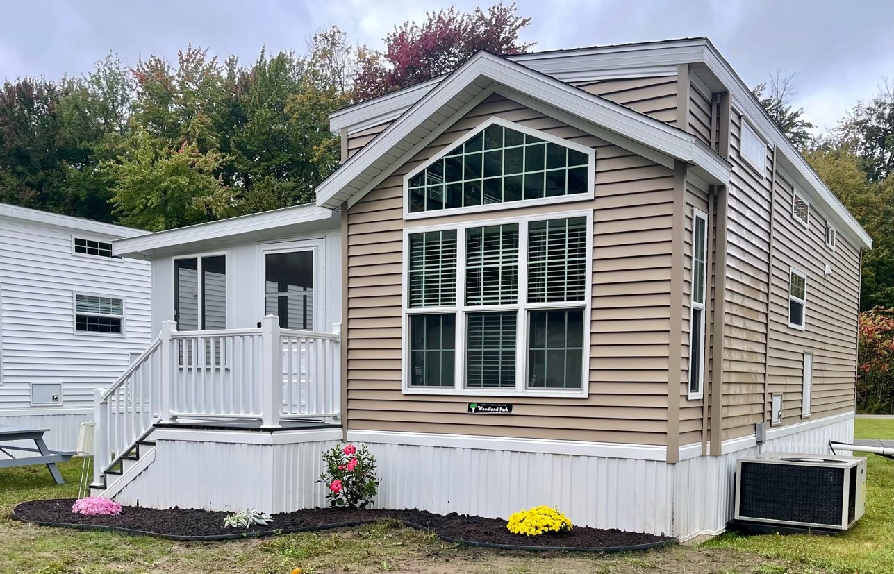 1 BED, 1 BATH | NEW CONSTRUCTION W/LOFT + FLORIDA ROOM | 348 Rainbow Shores Rd. Lot #T5 - single wide - in Pulaski, NY