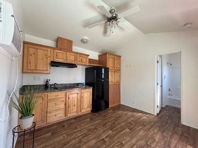 1300 E. San Antonio St., #88 - park model - in San Jose, CA