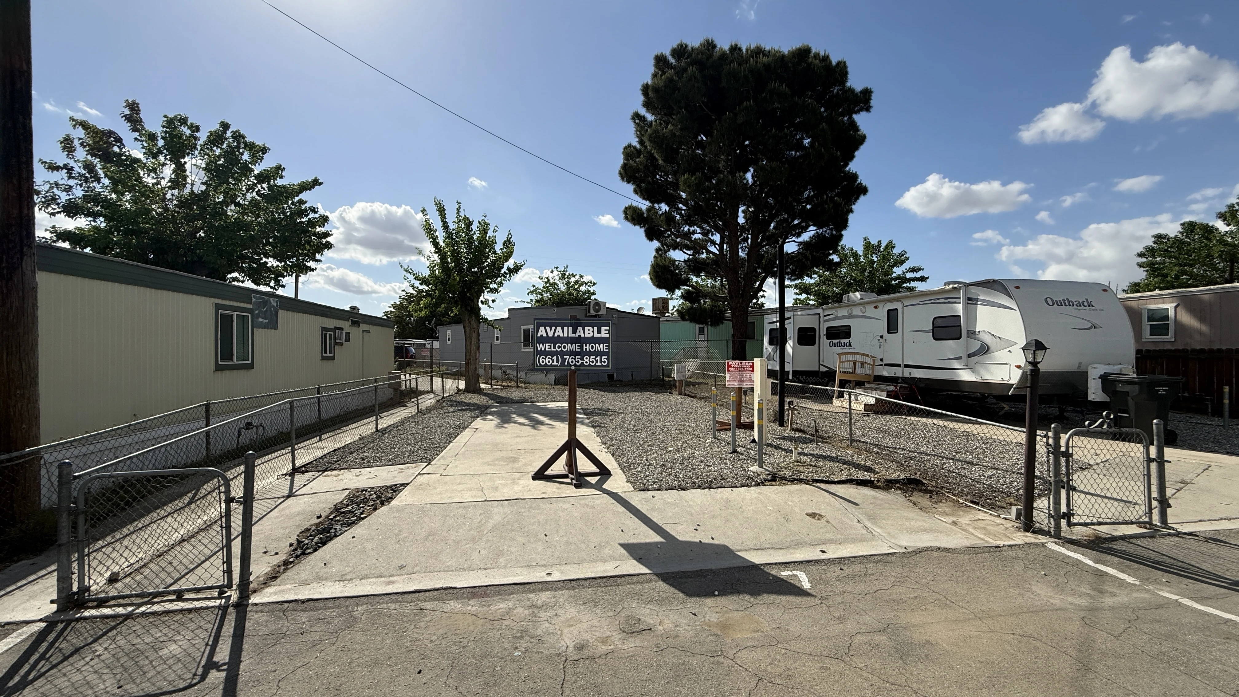 Bakersfield MHP and RV Park - single wide - in Bakersfield, CA