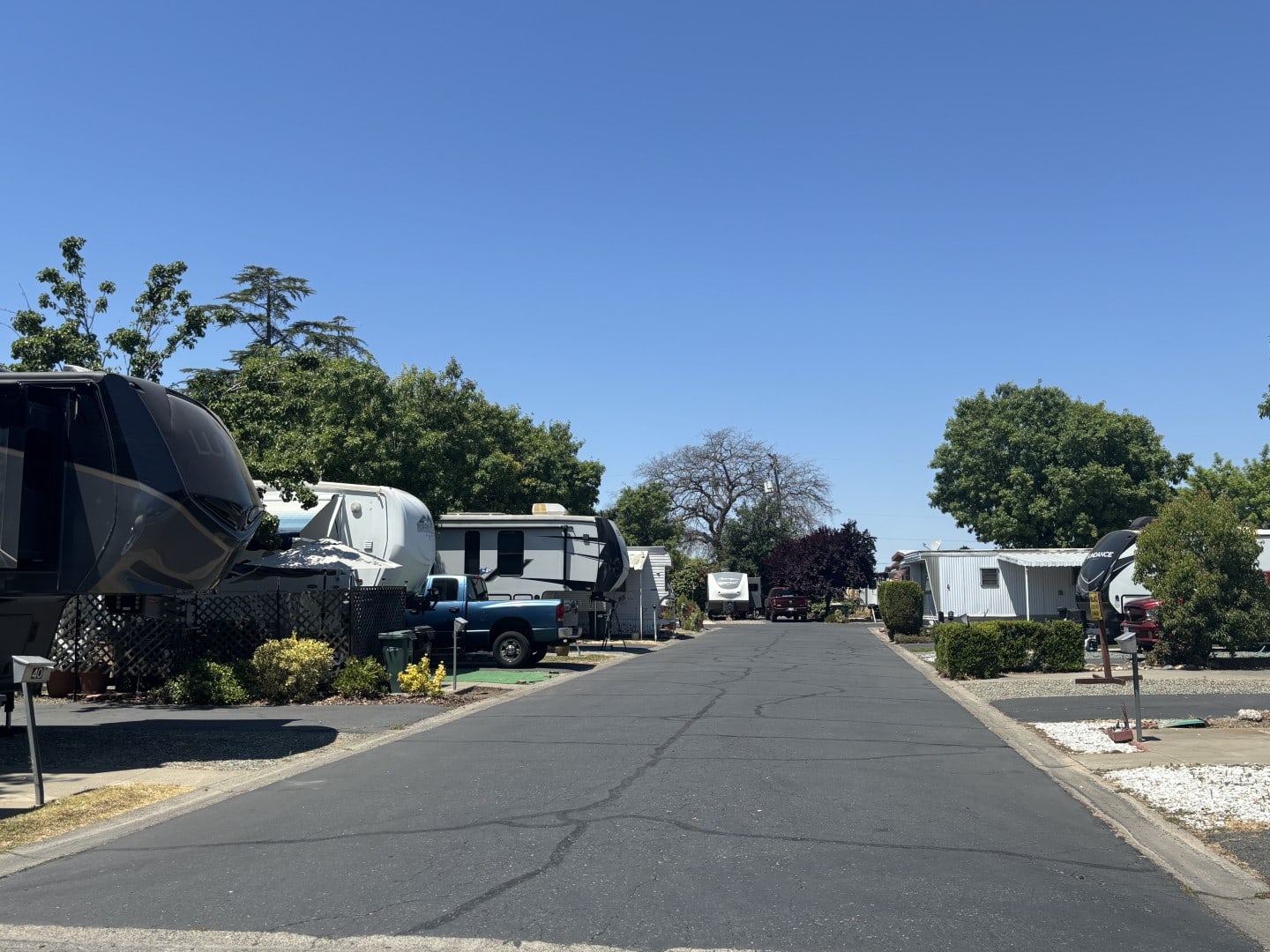 Mark J Mobile Home & RV Park - single wide - in Sacramento, CA